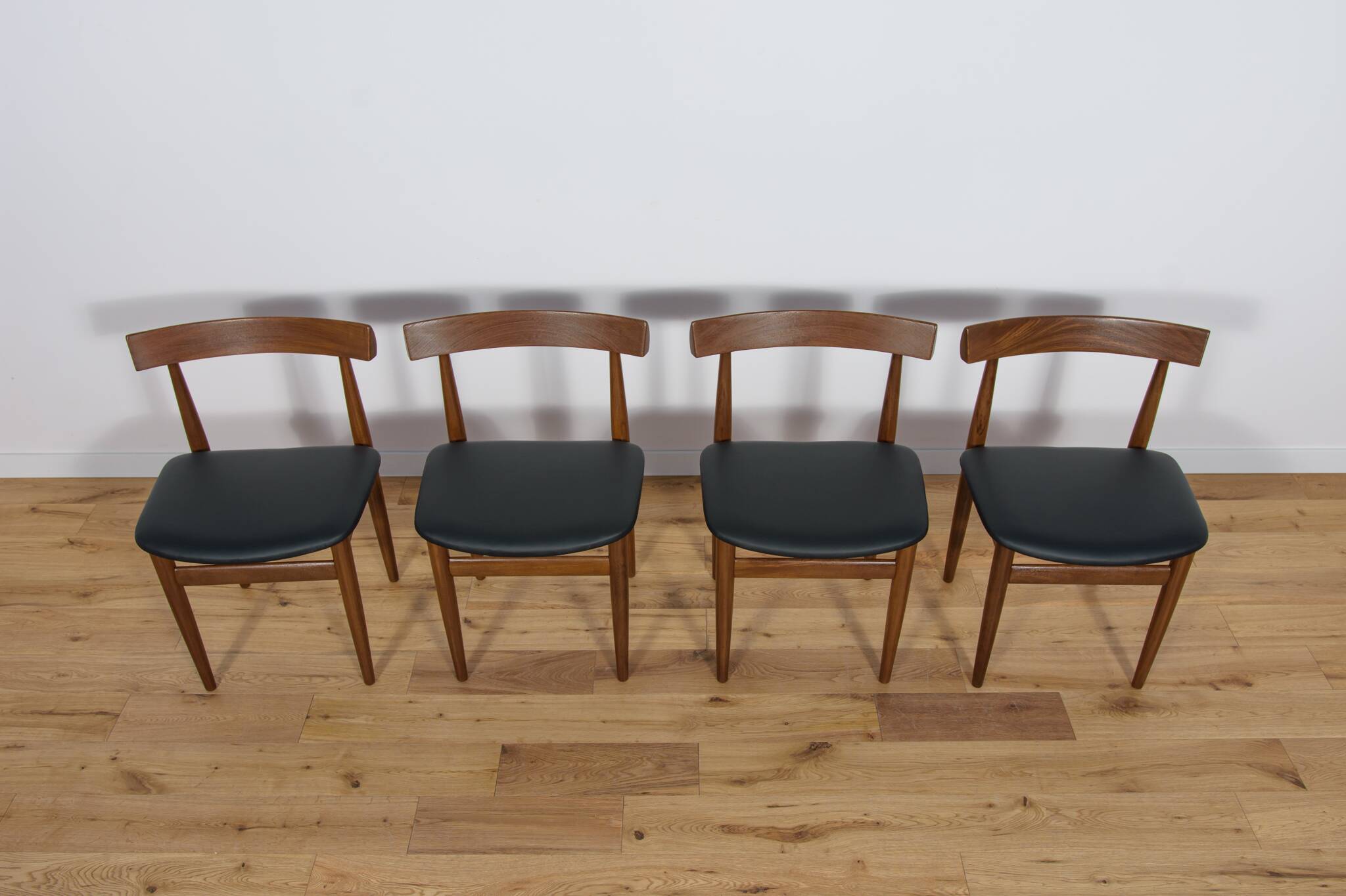 Mid-Century Teak Dining Table & Chairs by Hans Olsen for Frem Røjle, 1960s, Set of 5