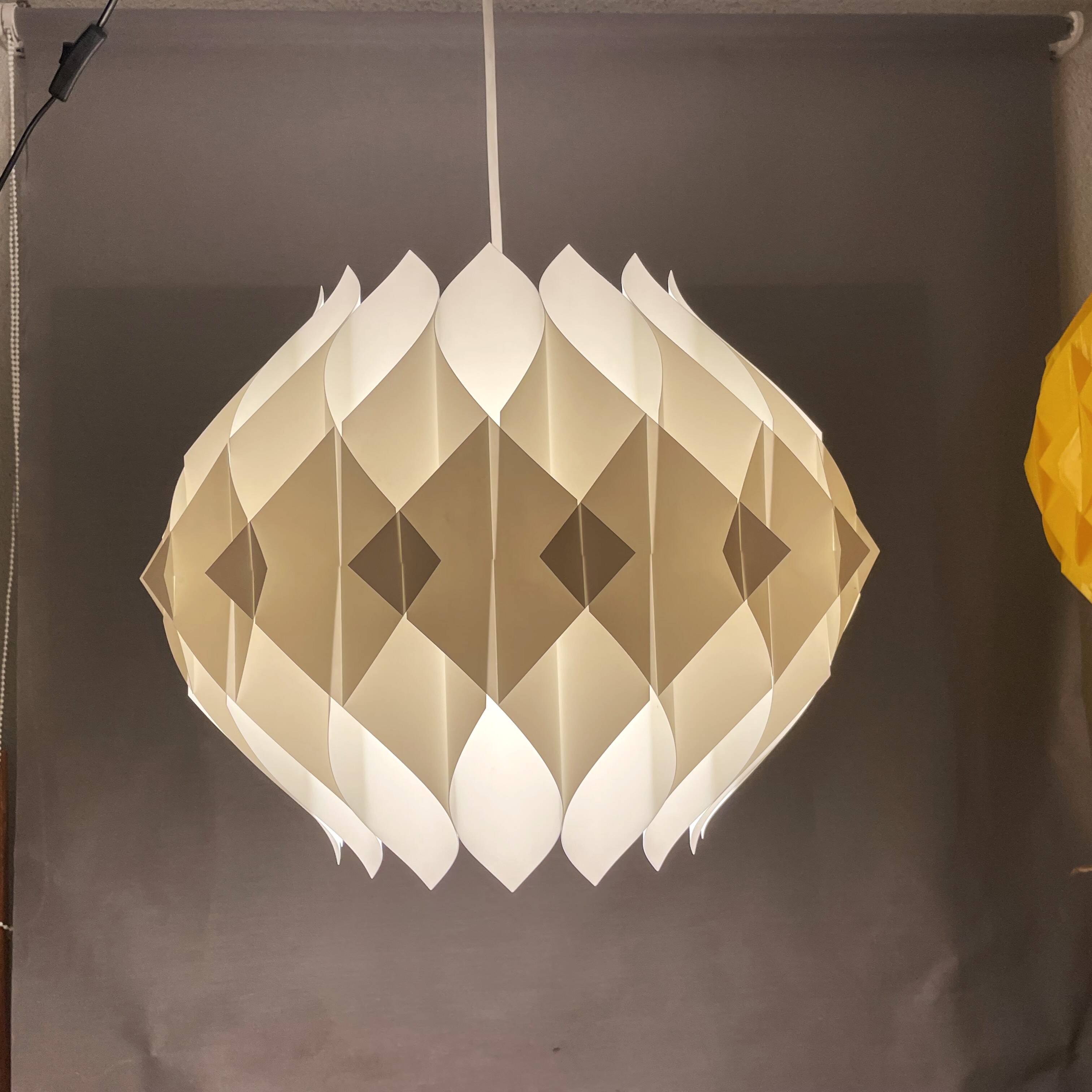 Lampe à suspension White Butterfly de Lars Schioler pour Hoyrup