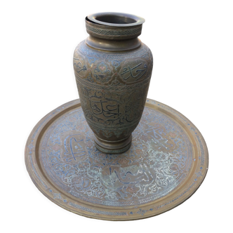 Tray with its vase, originally from syria around 1930