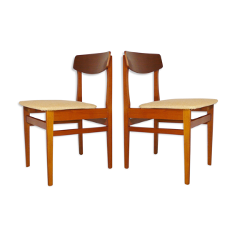 Lot of two scandinavian teak chairs