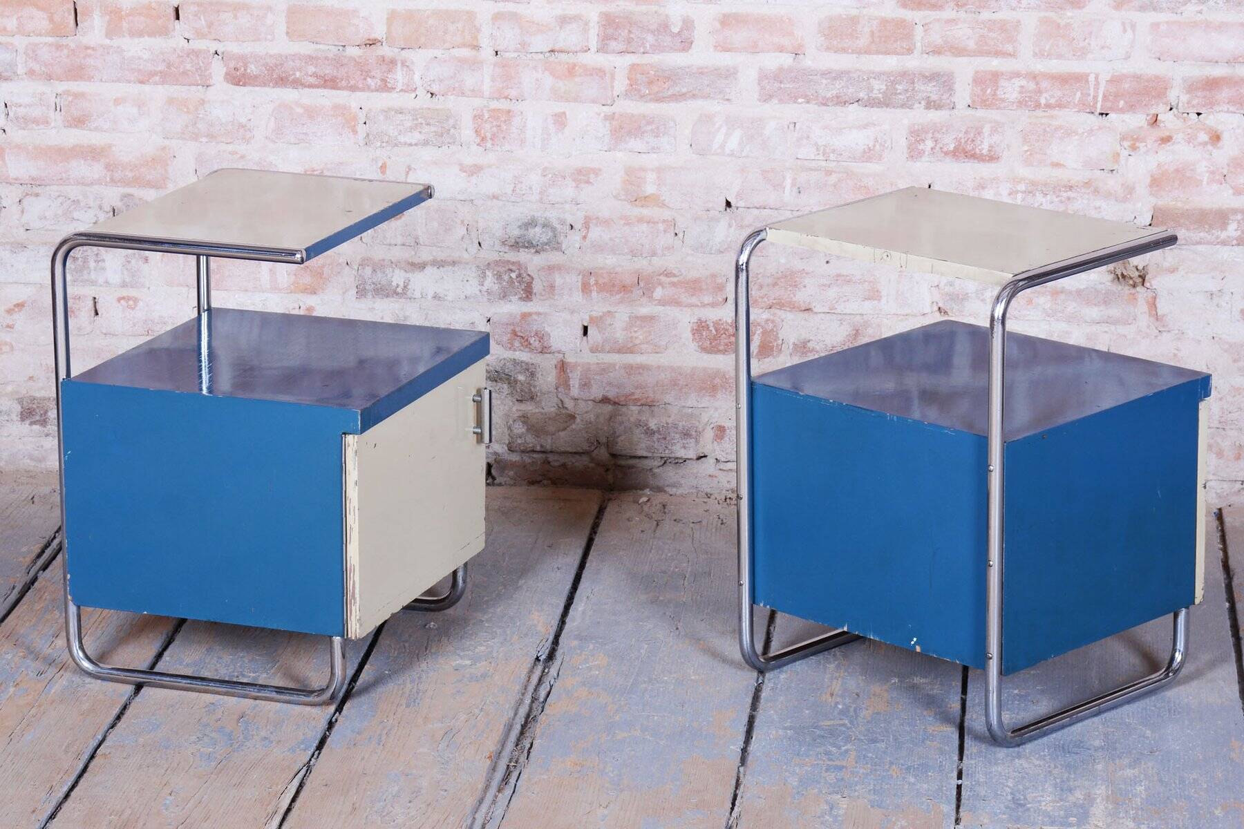 Czech Bauhaus Bedside Tables in Chrome and Lacquered Wood, 1930s, Set of 2