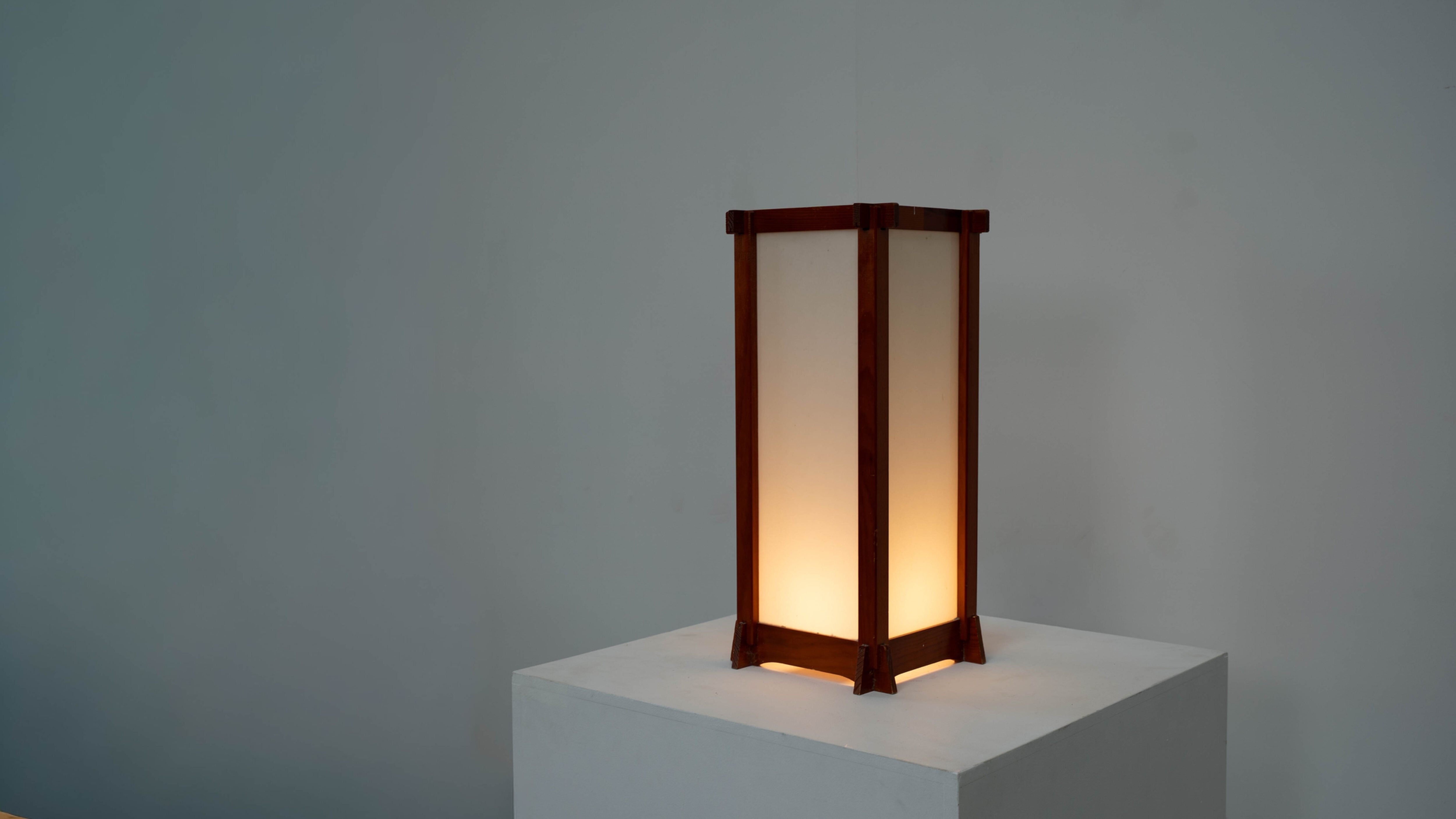 French sculptural table lamp