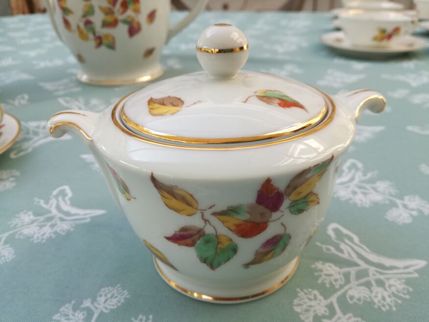 Service thé ou café et assiettes à gateau pour 12 personnes Porcelaine  Limoges