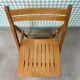 Paire de chaises pliantes en bois 70s
