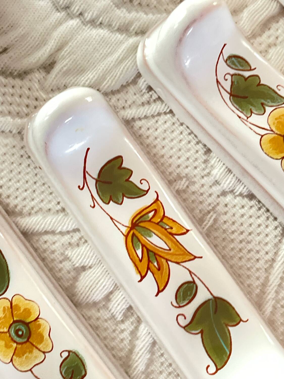 12 earthenware knife holders from Moustiers Sainte Marie at the time of the earthenware makers