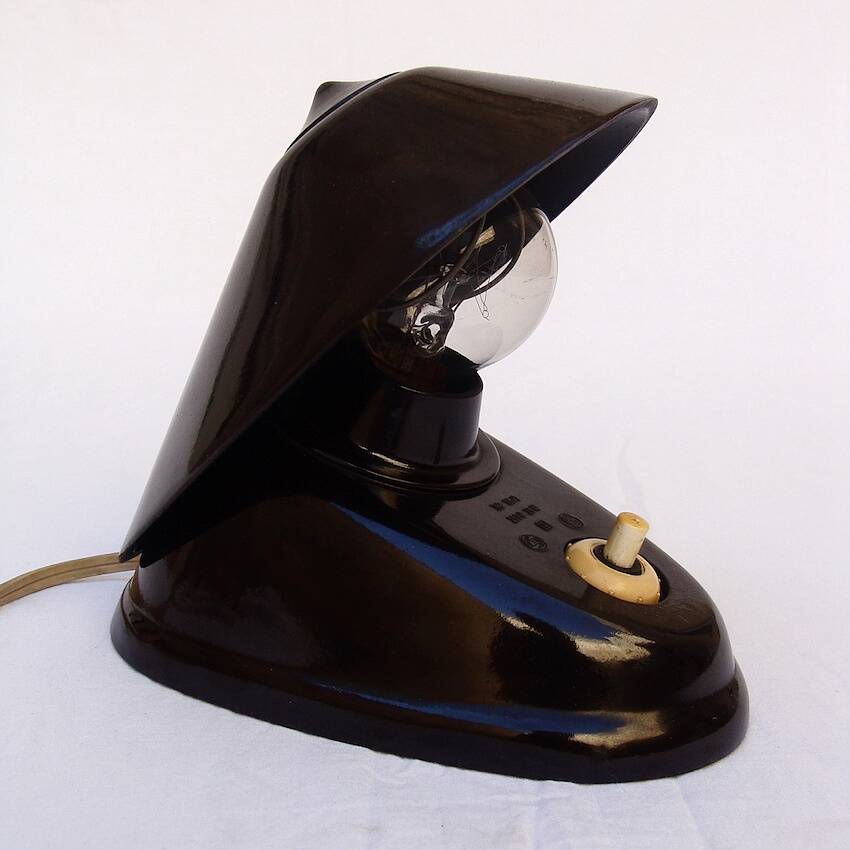 1930 wall lamp in Art Deco bakelite