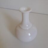 White soliflore in opaline