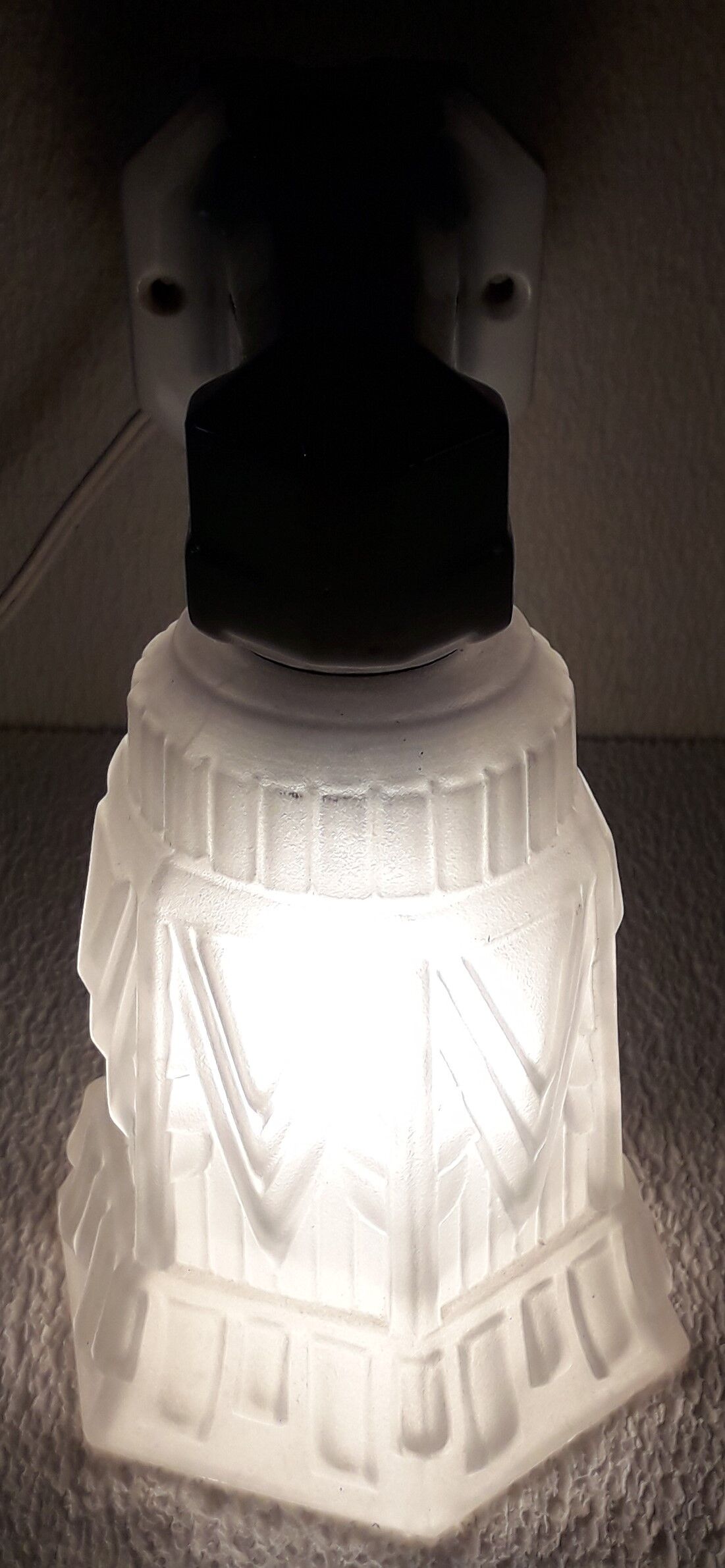 Art Deco porcelain wall light