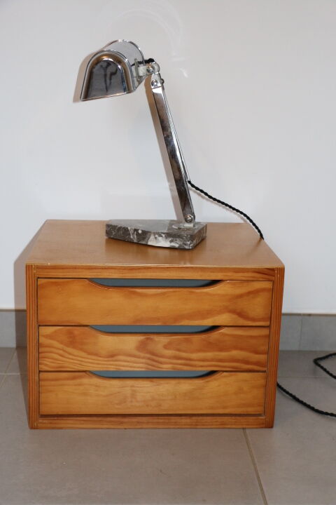 2 pine veneer bedside tables