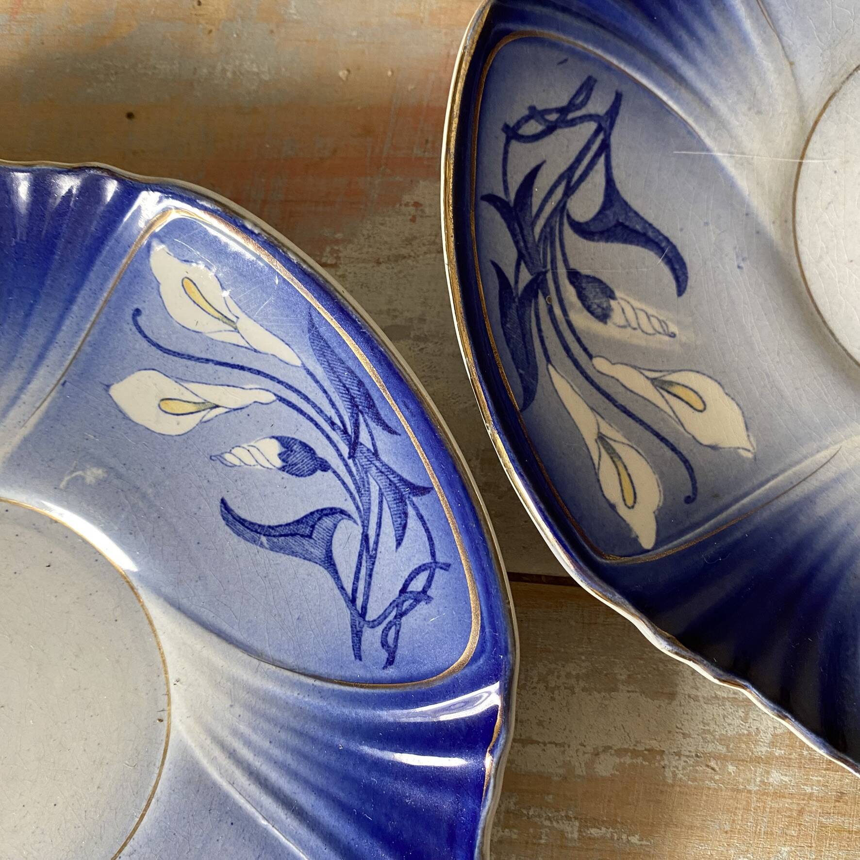 Assiettes  Sarreguemines décor Arum bleu cobalt