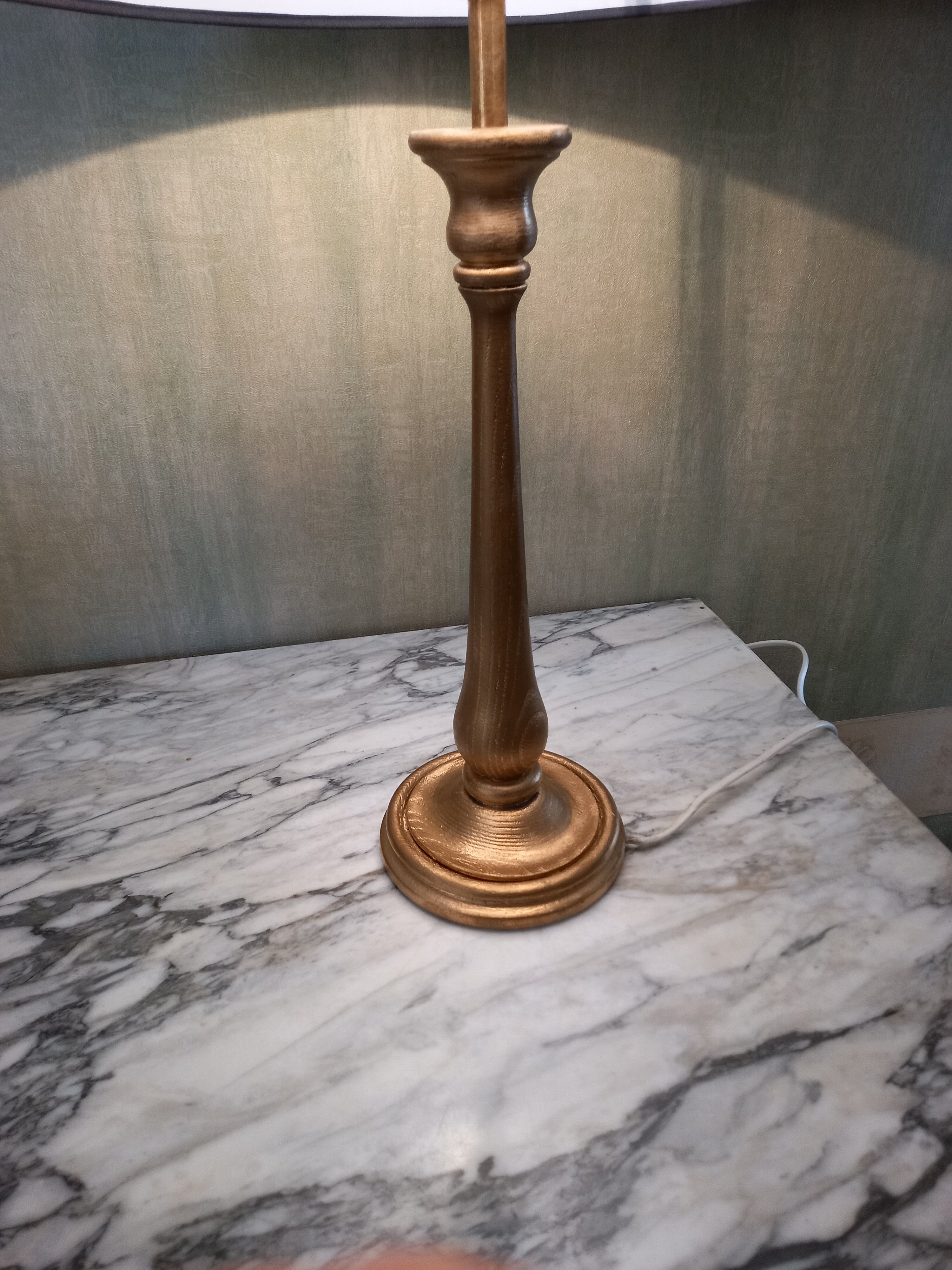 Table lamp