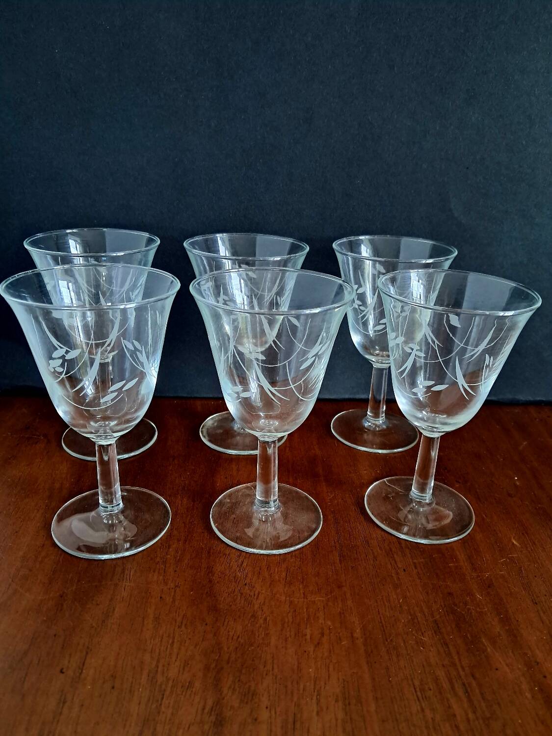 6 Luminarc foliage wine glasses from the 60s, new
