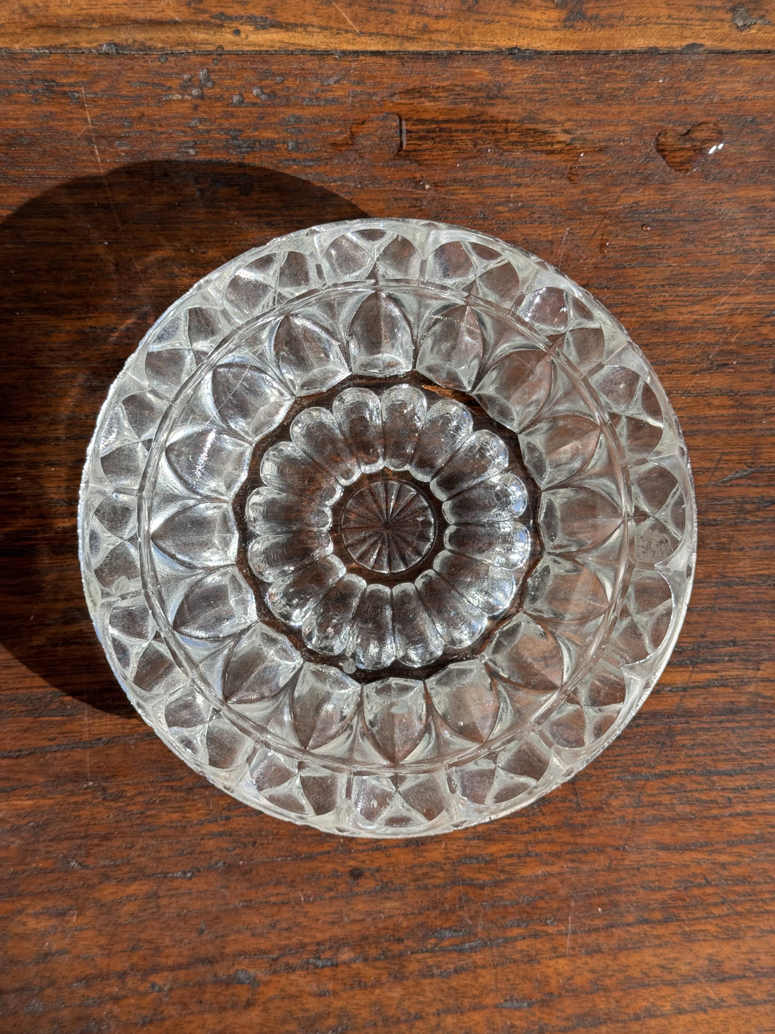 Cendrier en verre classique rosace D13