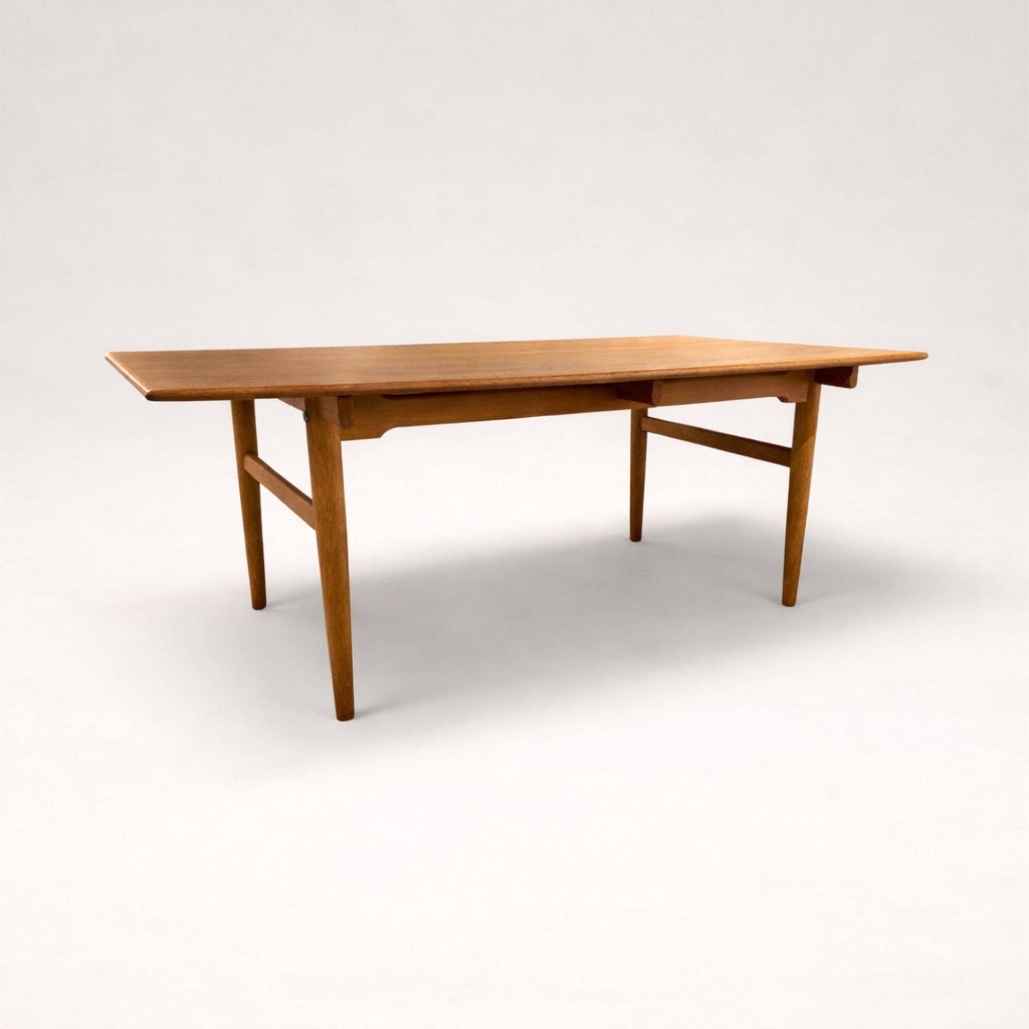 Table AT 327 Hans Wegner original edition by Andreas Tuck