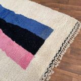 Moroccan handmade Berber rug with colourful patterns, size 150 x 250 cm.