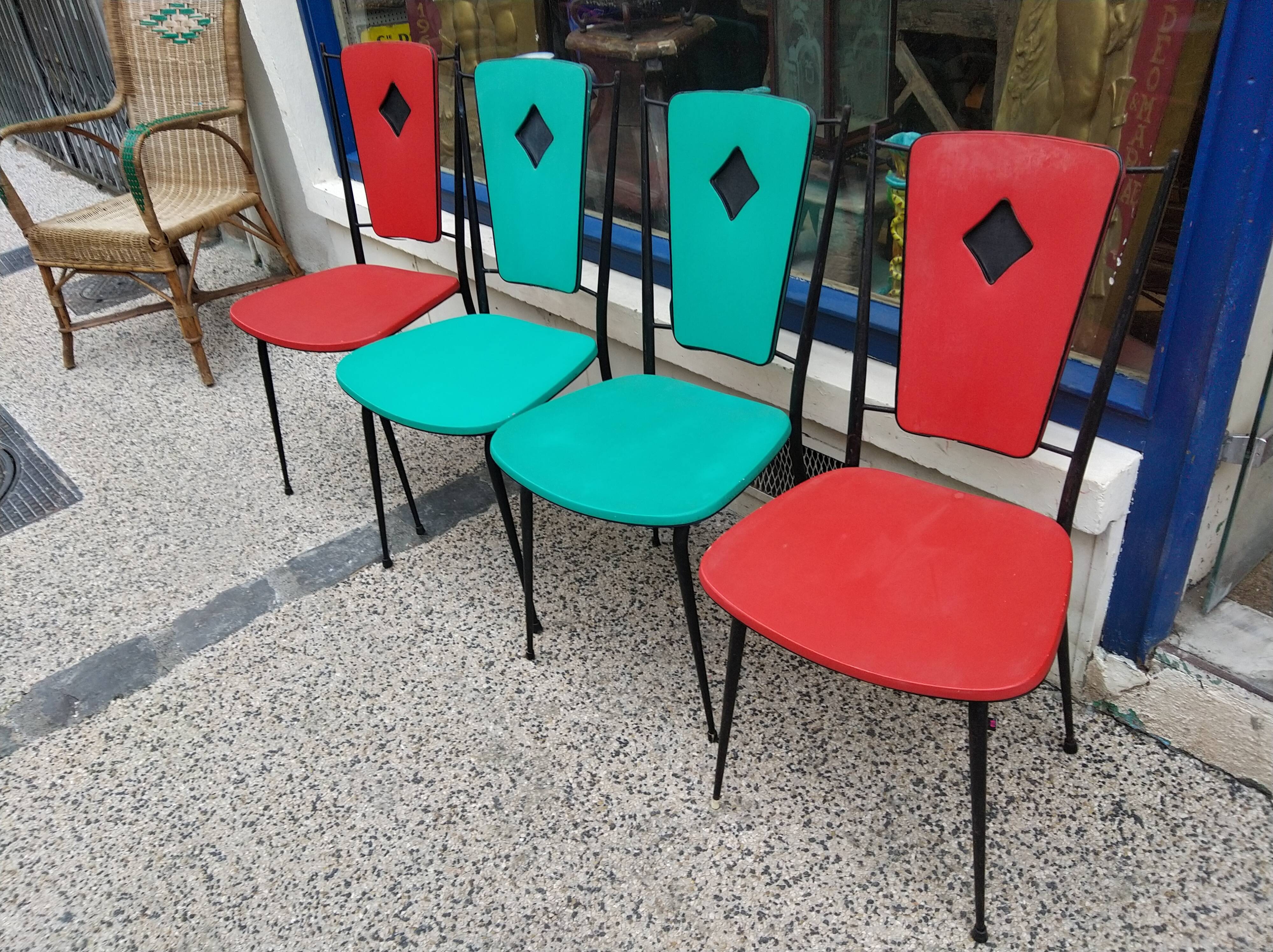 Set of 4 iron chairs