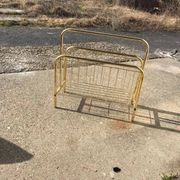 Mid-century magazine rack in gilded brass and wood, vintage 70s, Hungary.
