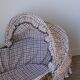 Couffin en osier vintage et sa parure