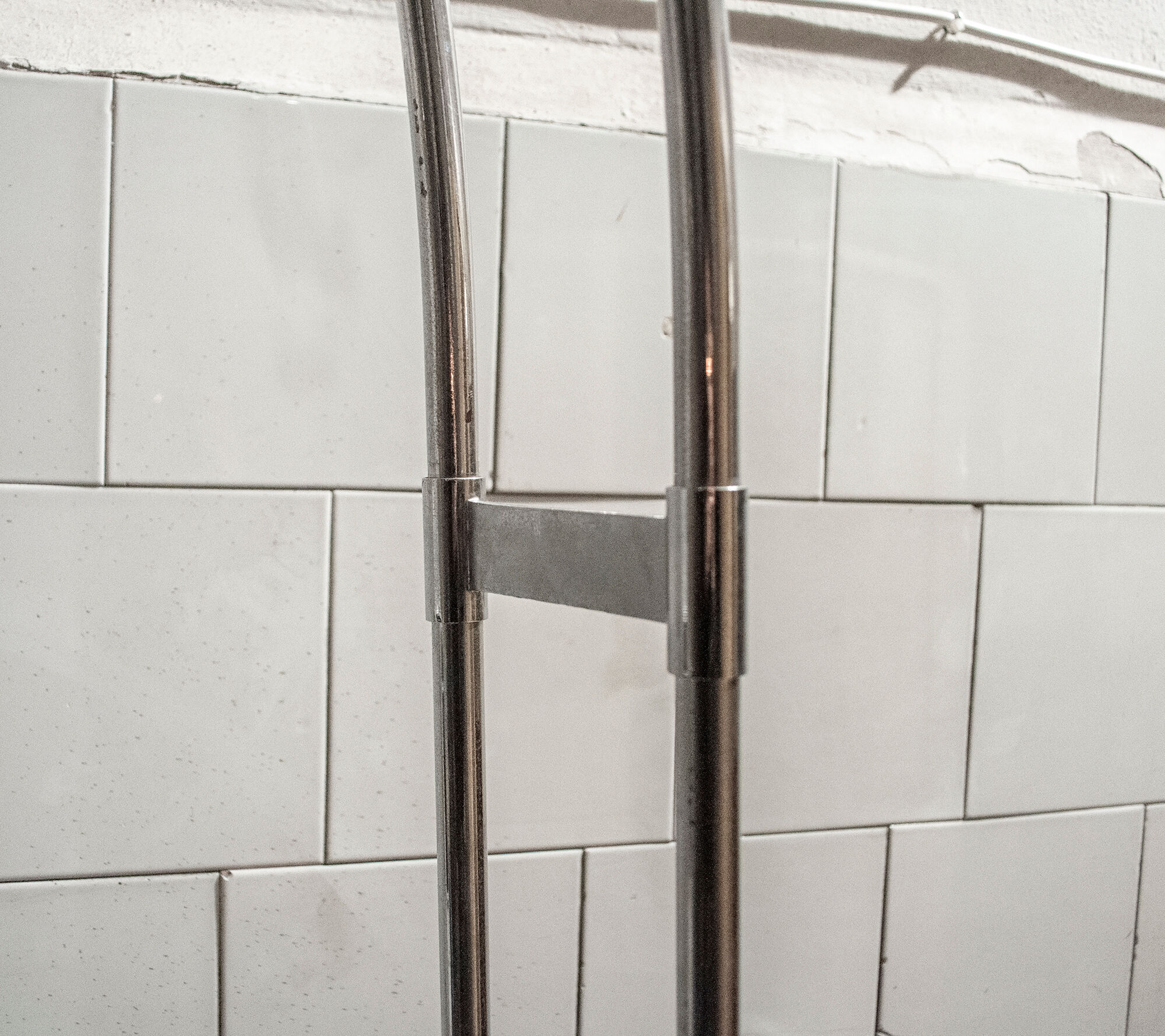 Floor lamp Gesture by Bruno Gecchelin for Sirrah Italia 1970s