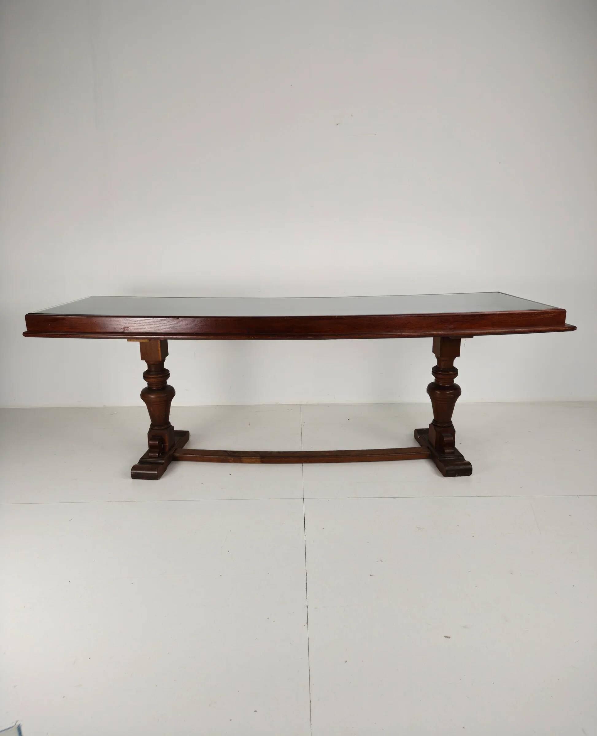 Solid English oak dining table – 20th century with beautiful grain & patina