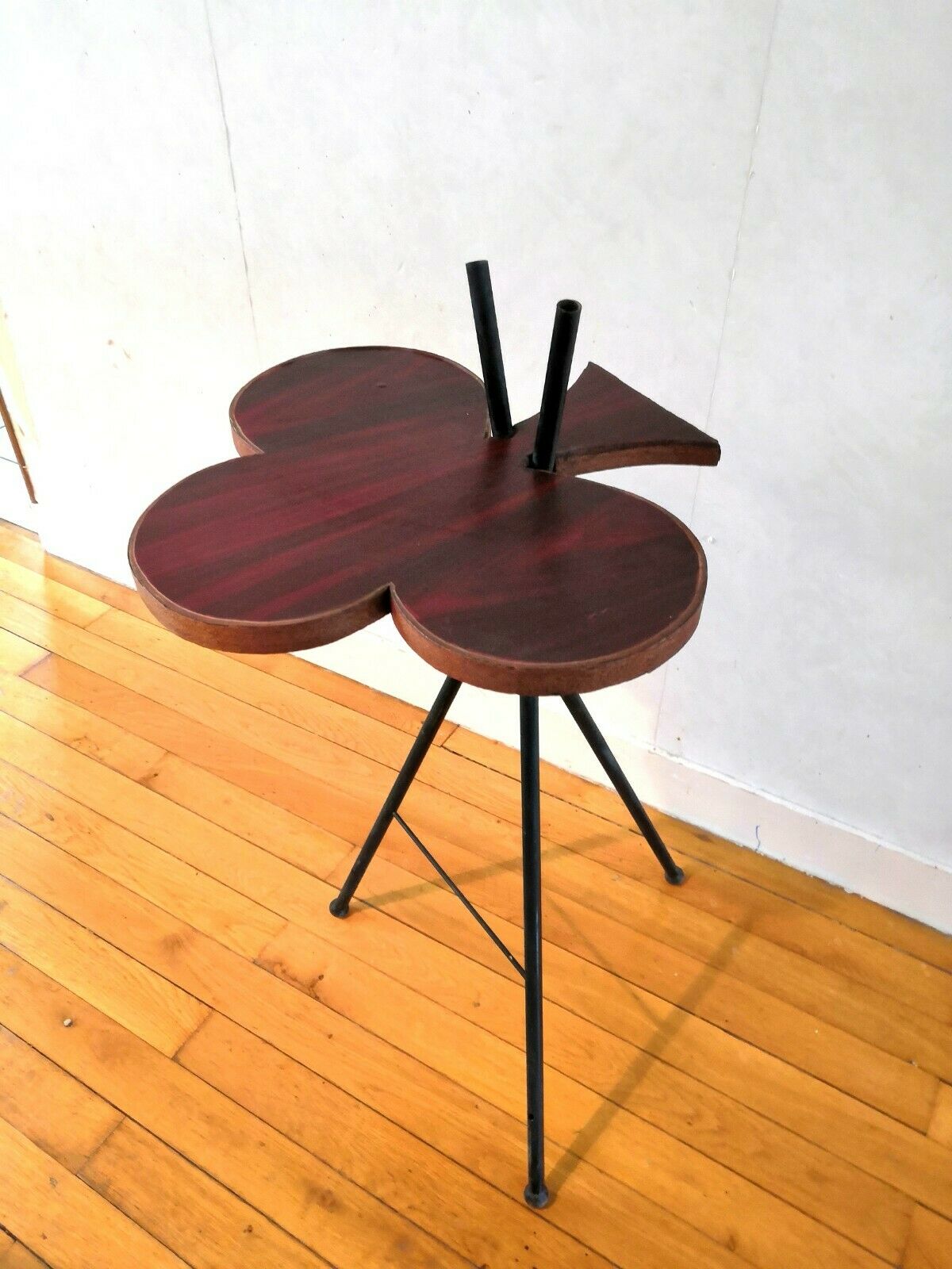 Healed tripod tripod sofa clover design 50s