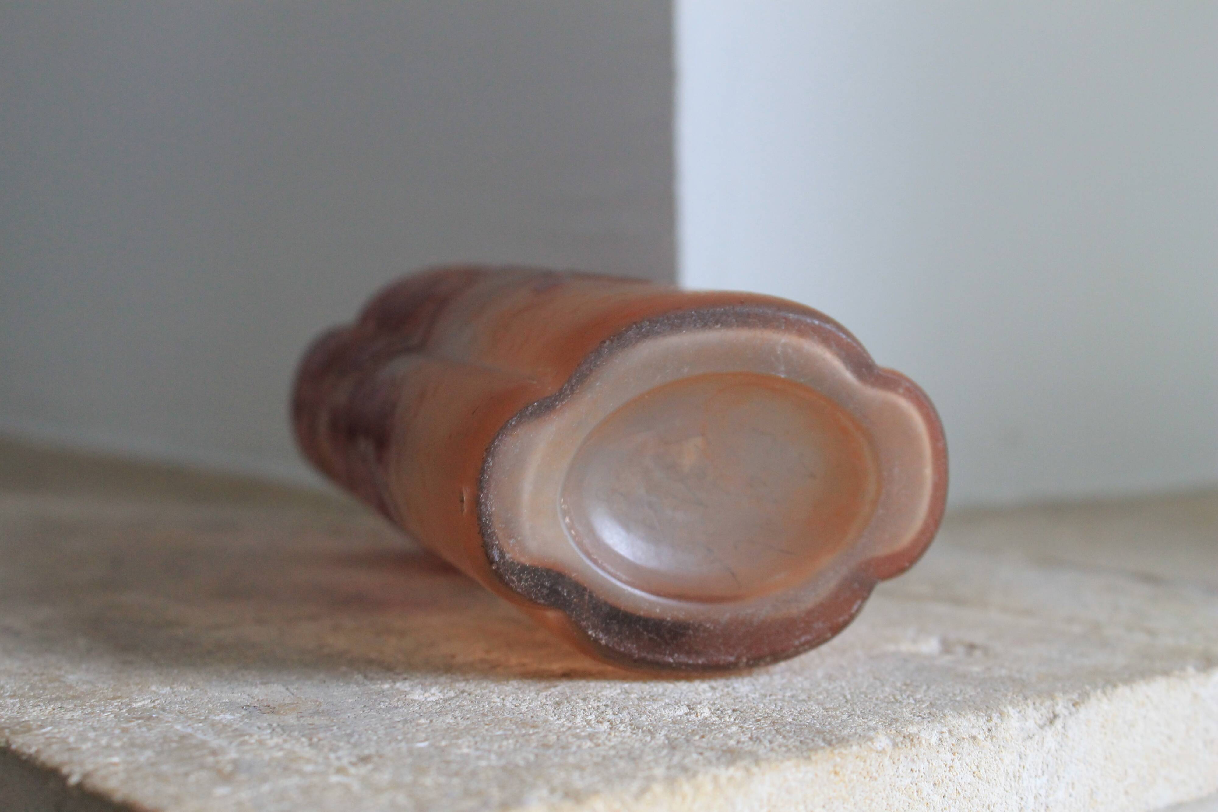 Legras quadrilobed vase from the "ruby" series in glass (1900 - 1910)