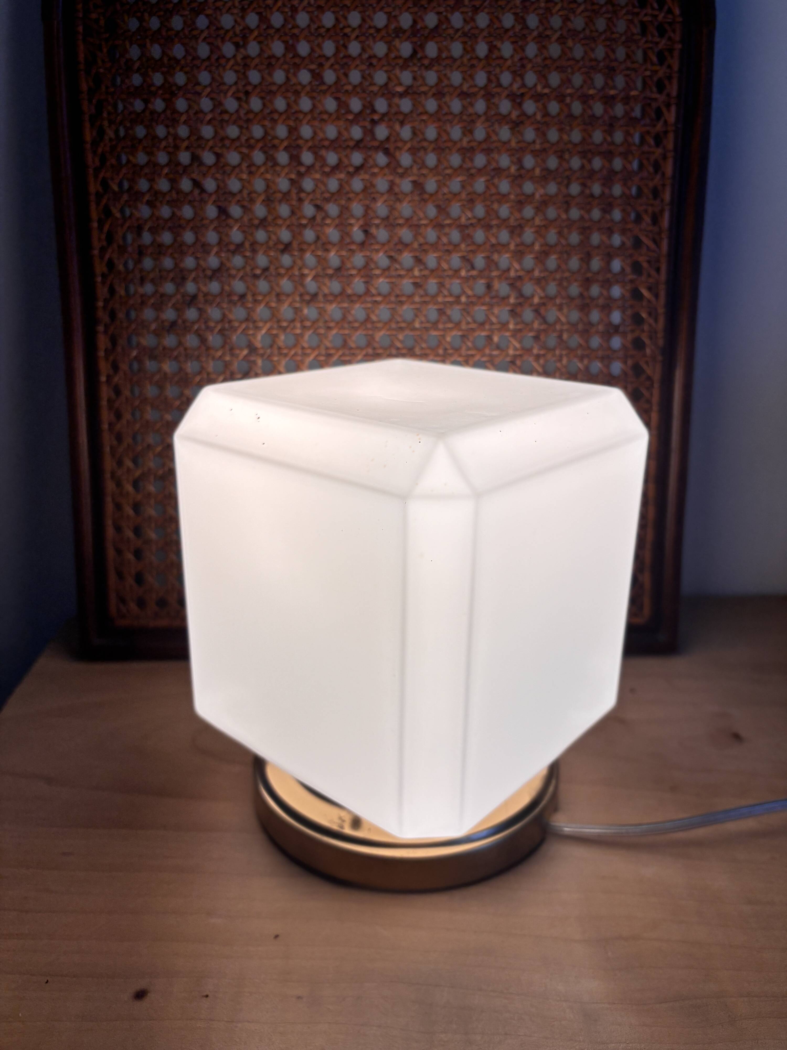 Cubic opaline table lamp