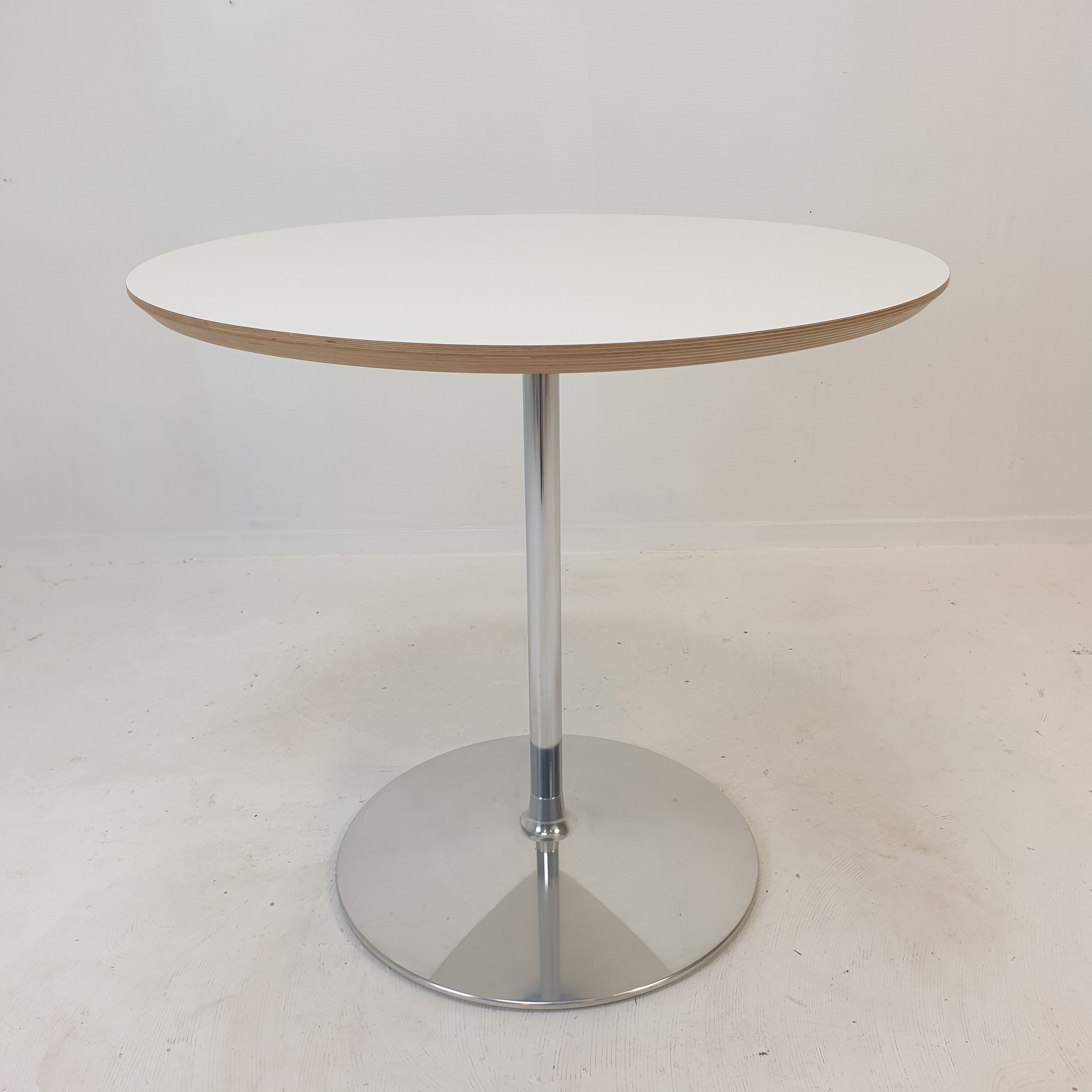 Round Dining Table by Pierre Paulin for Artifort
