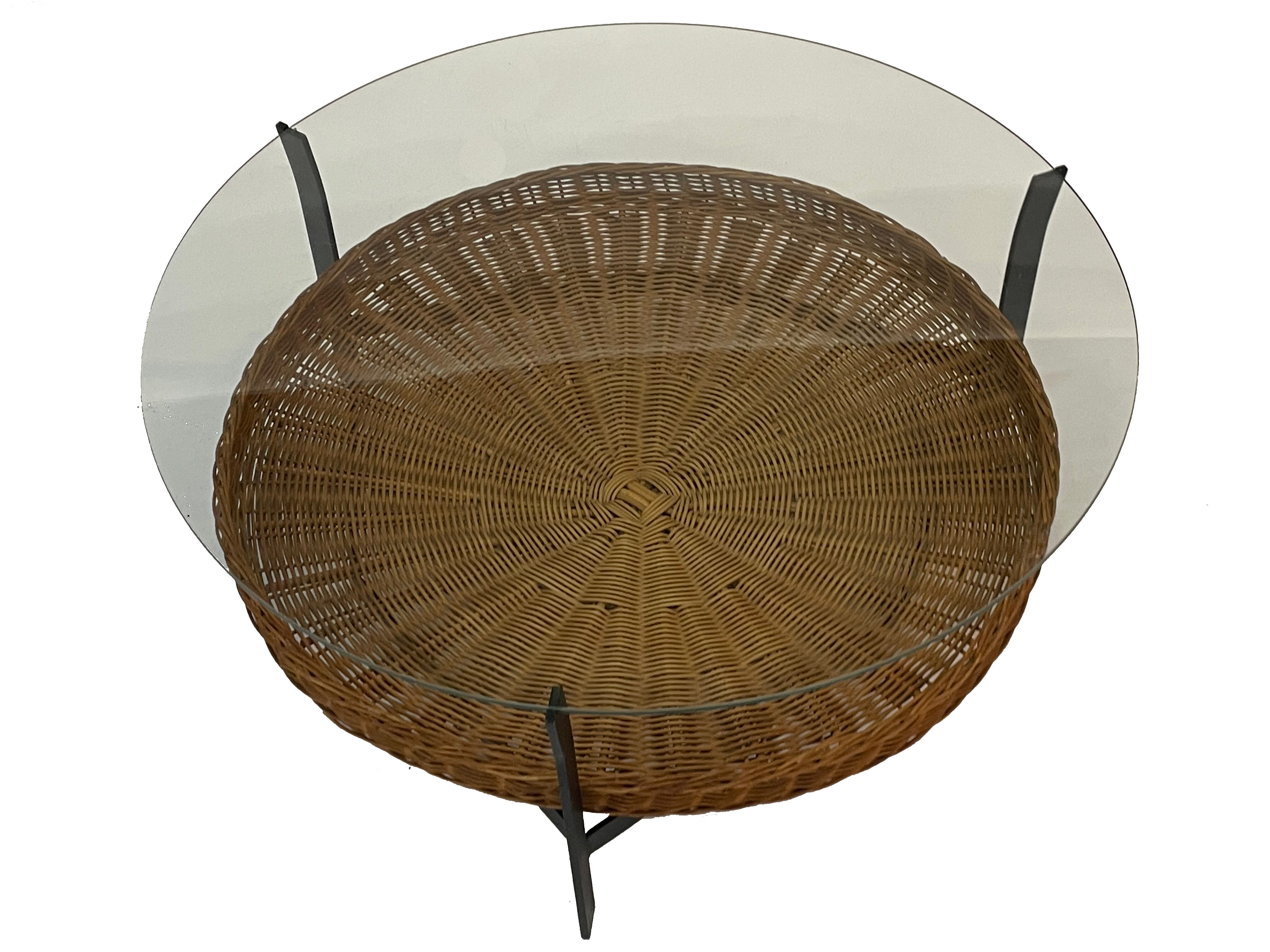 Table basse vintage minimaliste rotin métal verre 1960
