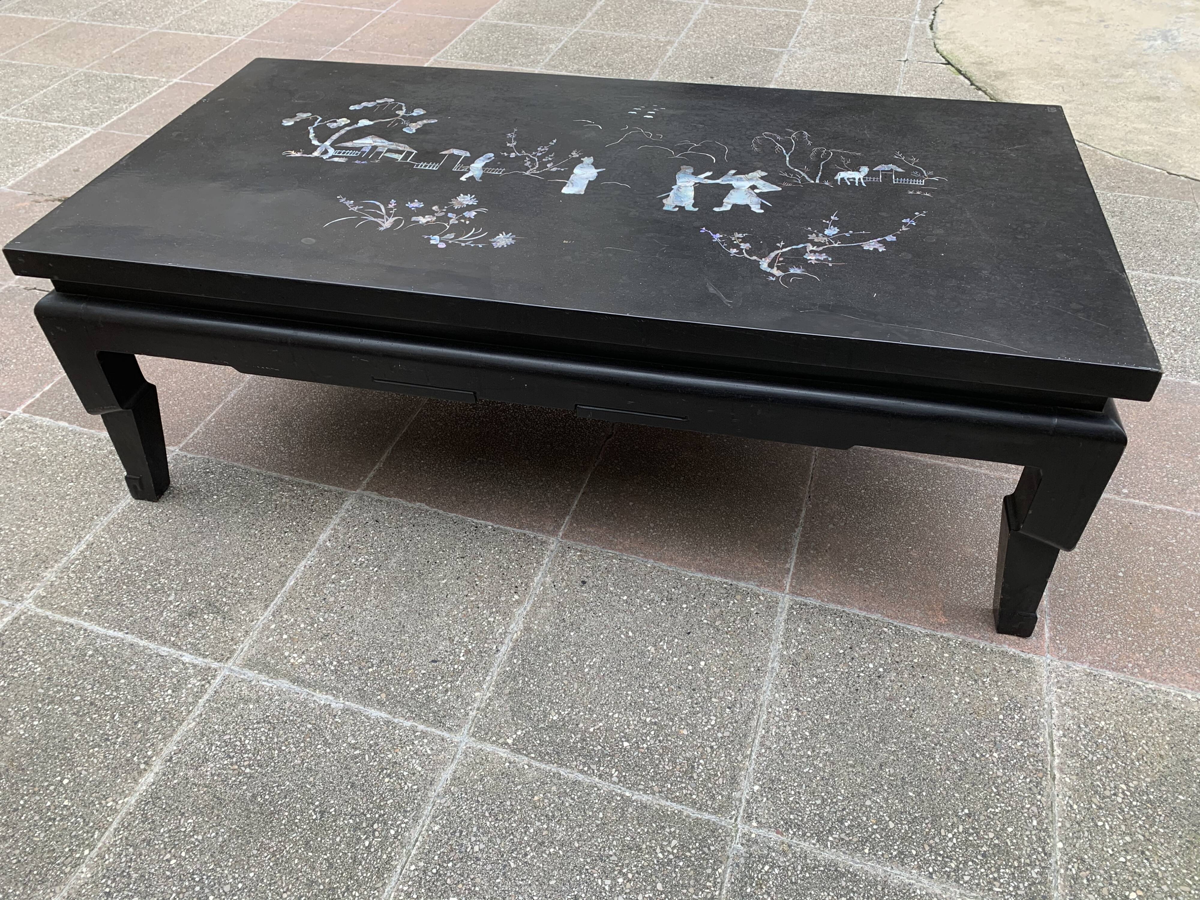 Chinese coffee table lacquered and mother-of-pearl