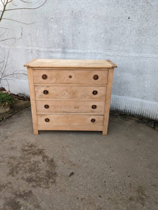 Solid wood chest of drawers