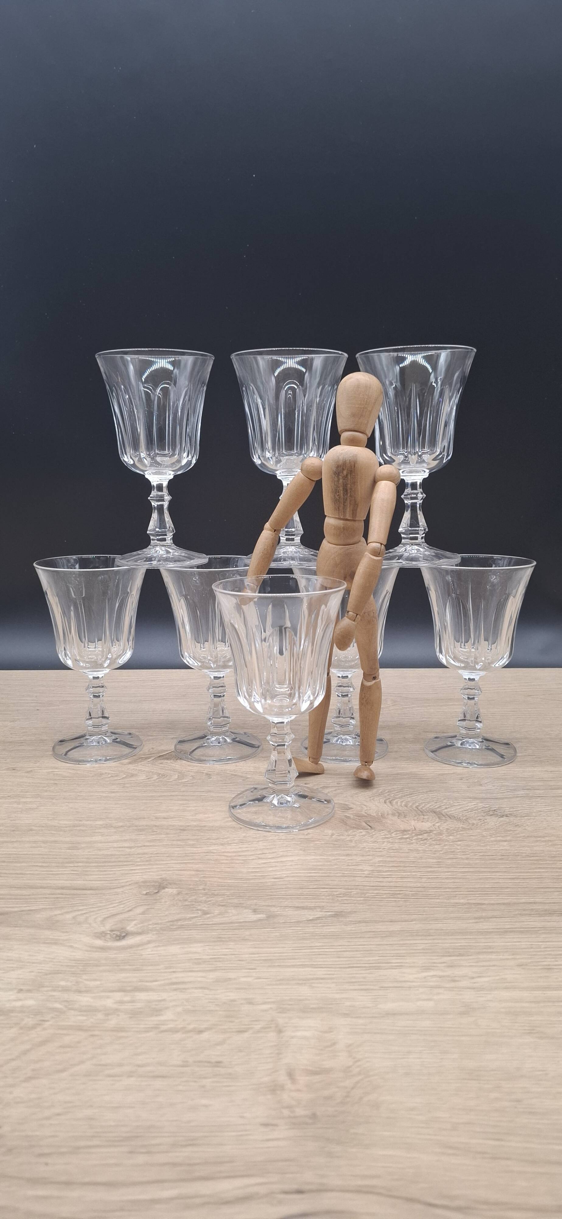 Set of 8 large Baccarat Lauzun crystal wine glasses