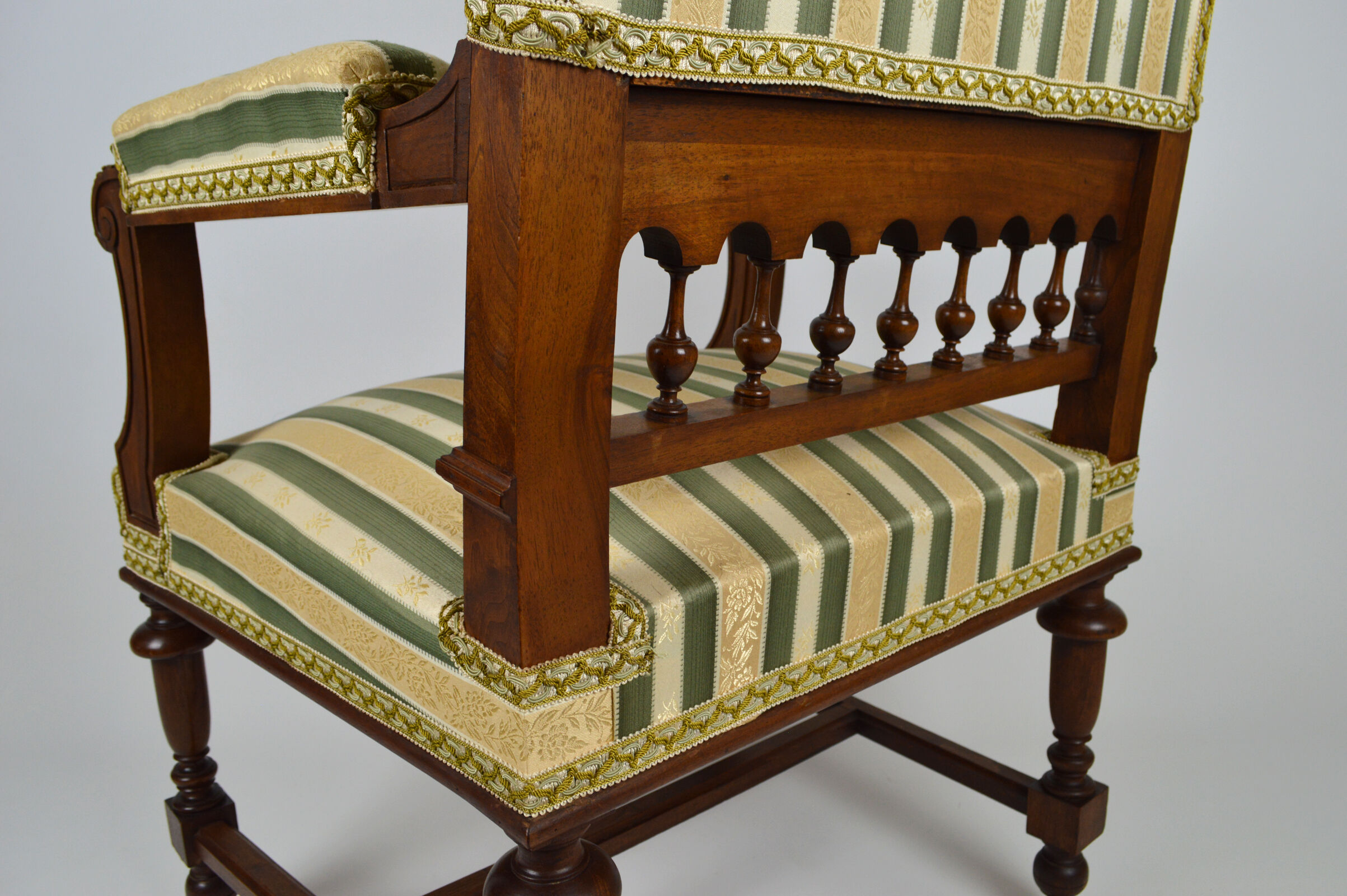 Neo-Renaissance walnut armchair with lion heads, circa 1880