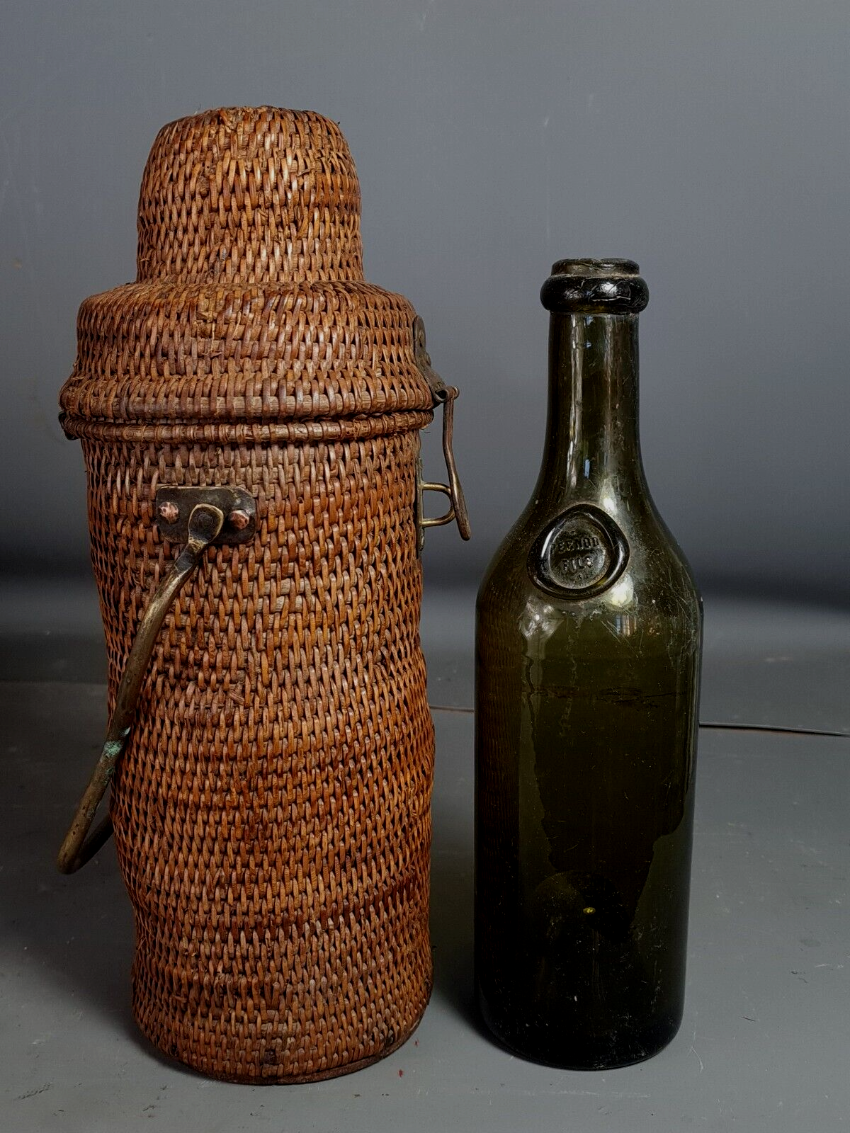 Ancienne bouteille absinthe ou pastis Pernod fils Vintage SB