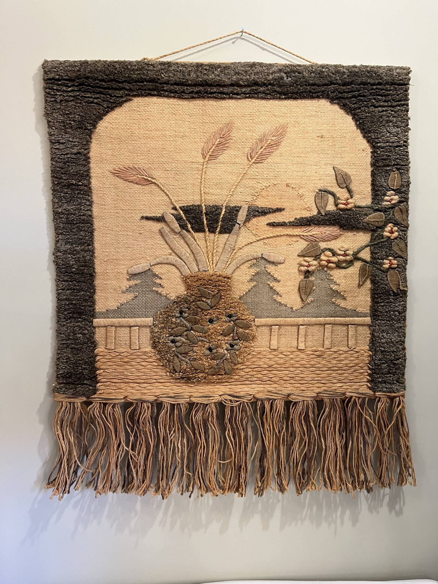 Tapisserie artisanale – Composition florale bohème