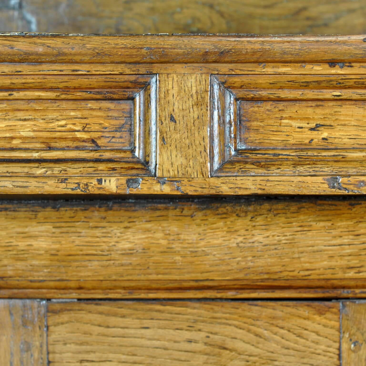 Oak tridarn cabinet, circa 1710