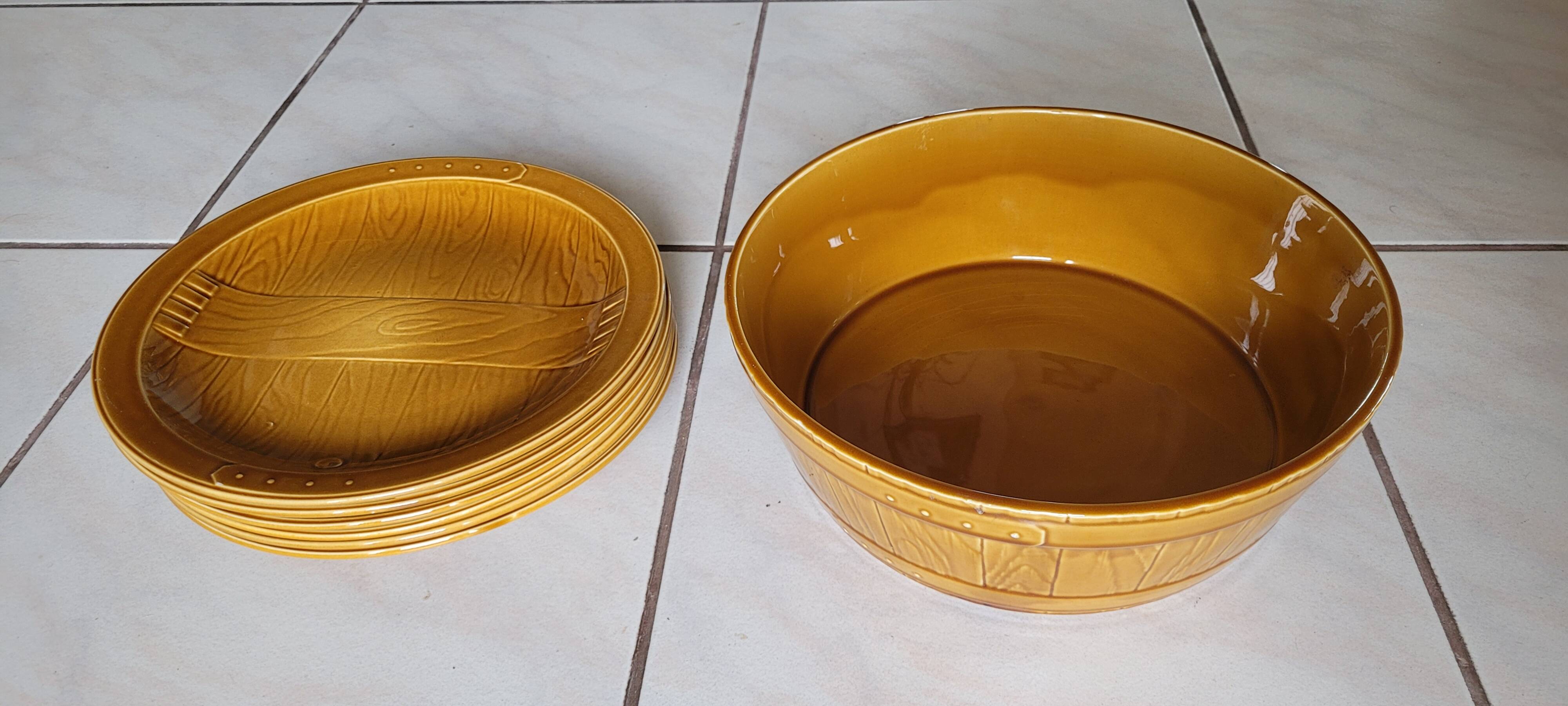 GIEN plates with dish