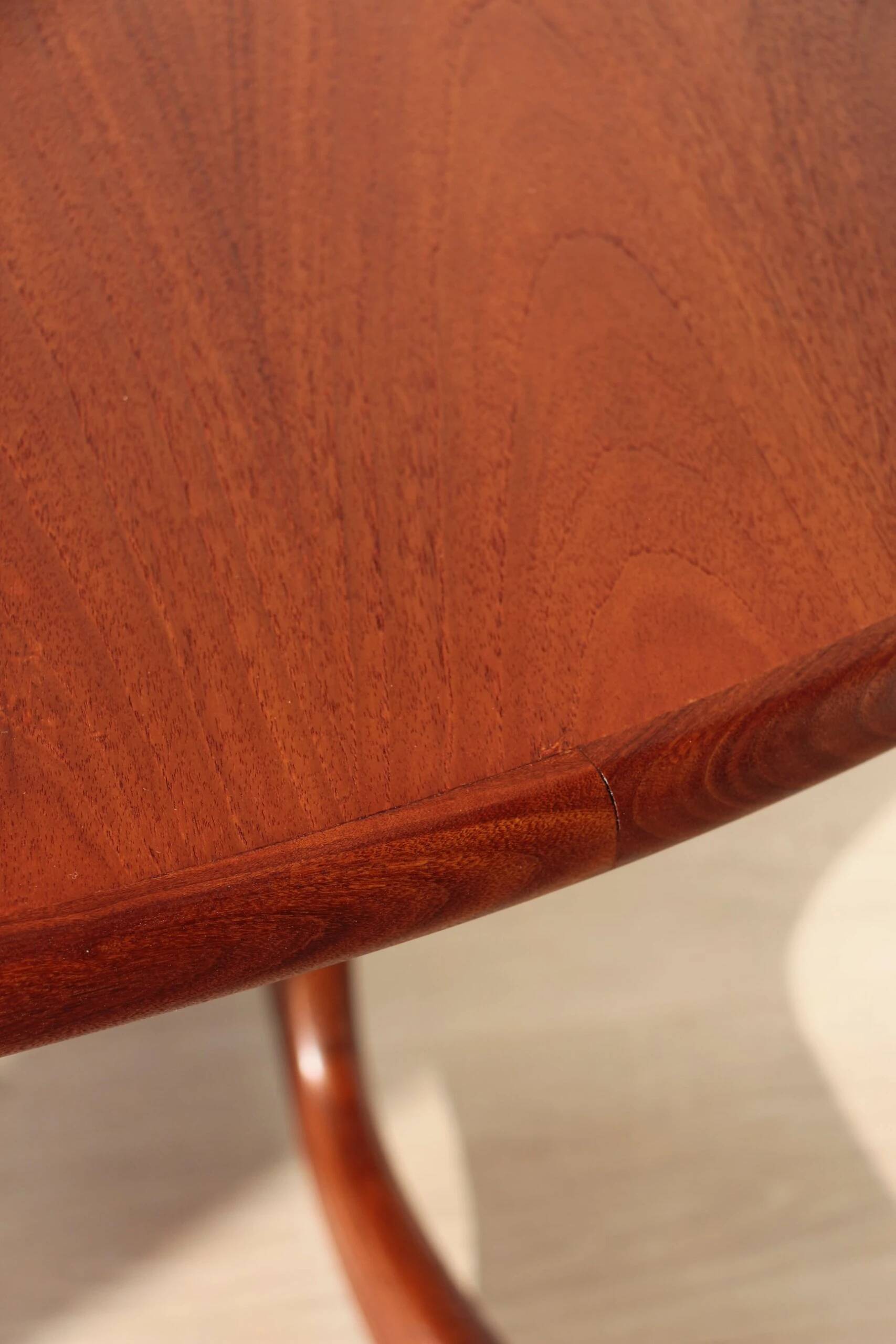 Oval dining table – 6 to 8 people – G Plan