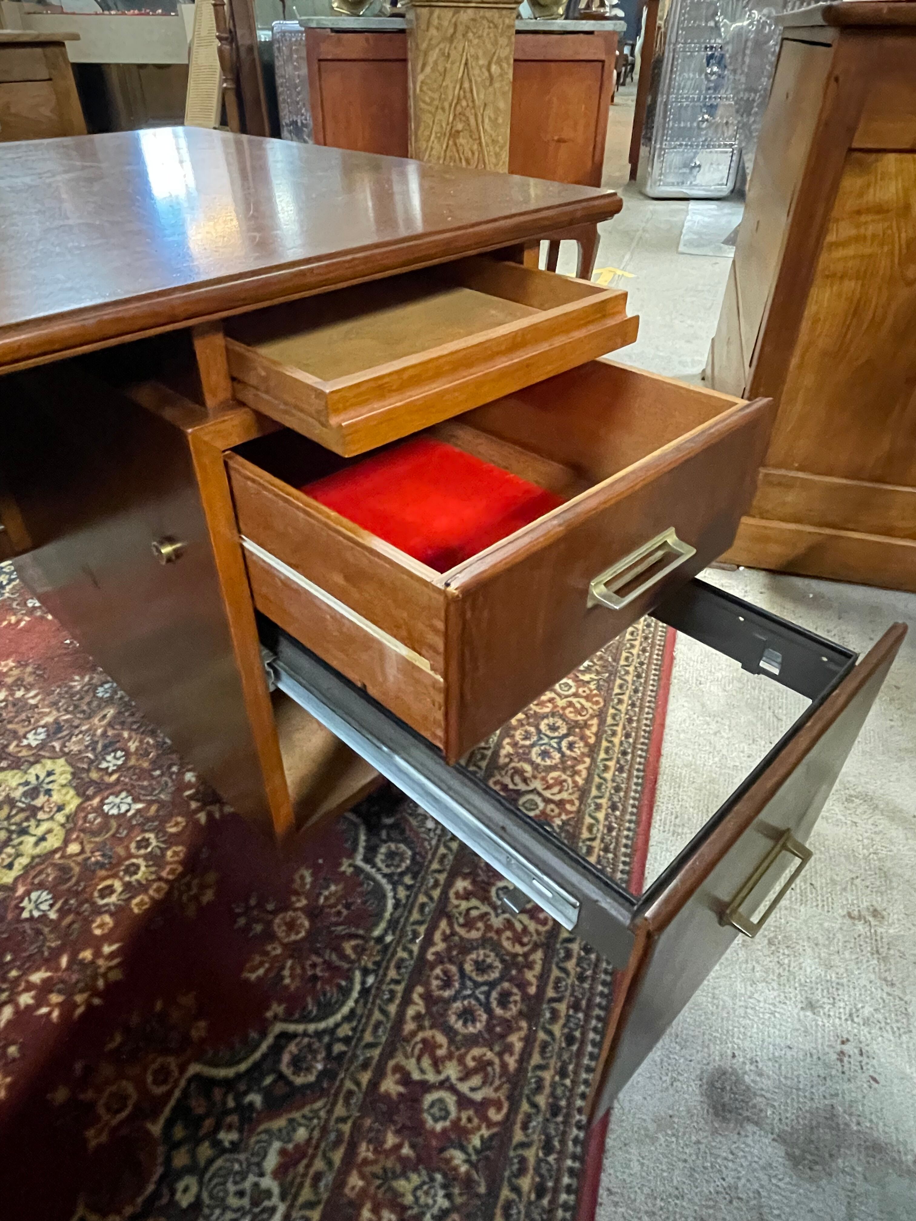 Bureau vintage