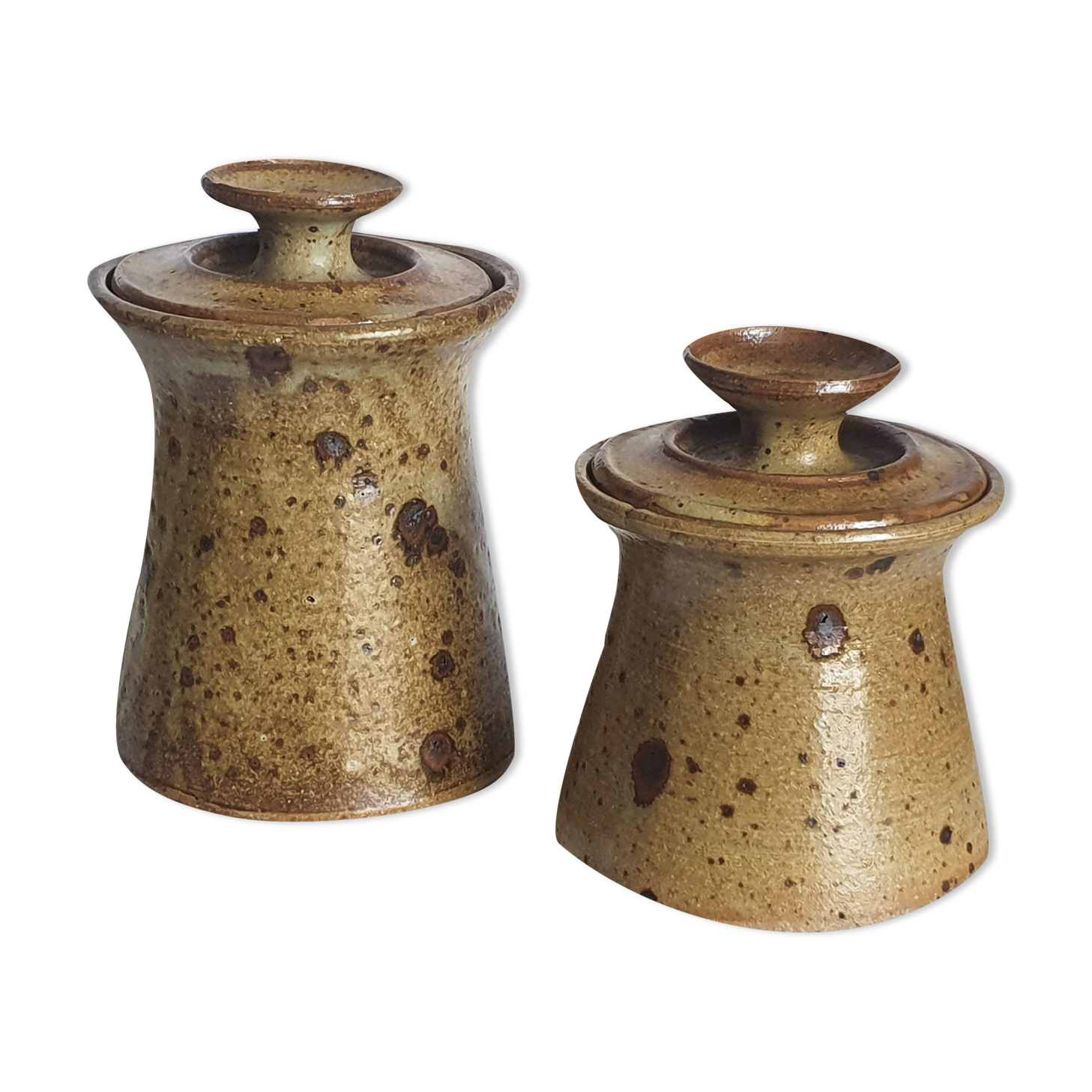 Covered pyrity sandstone pots signed GRM