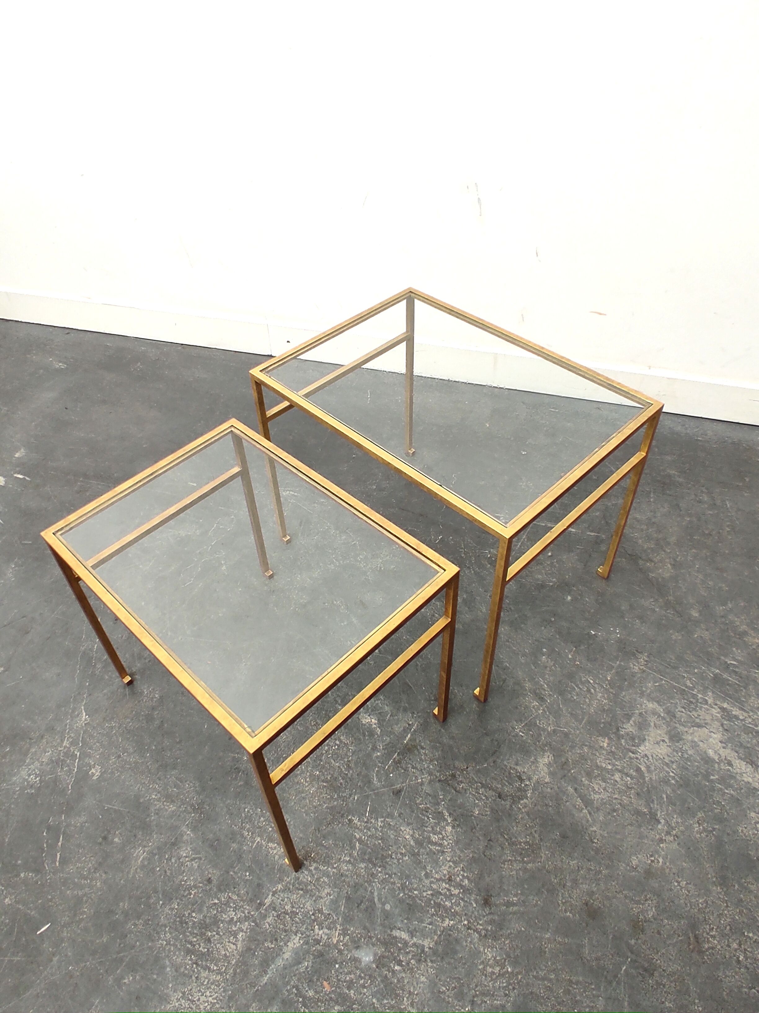 Tables basses gigognes Roger Thibier dorées 1960