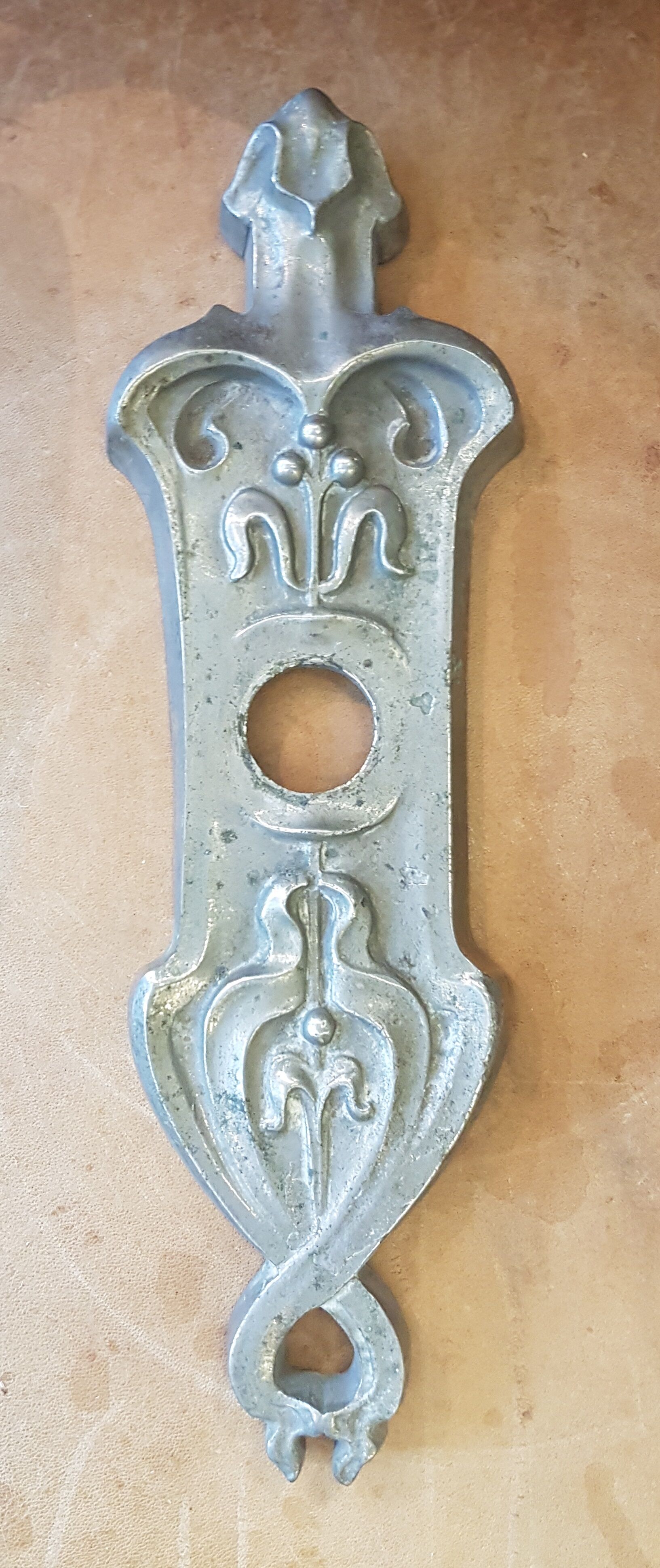 Cleanliness plate door lock