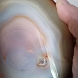 Empty pocket agate
