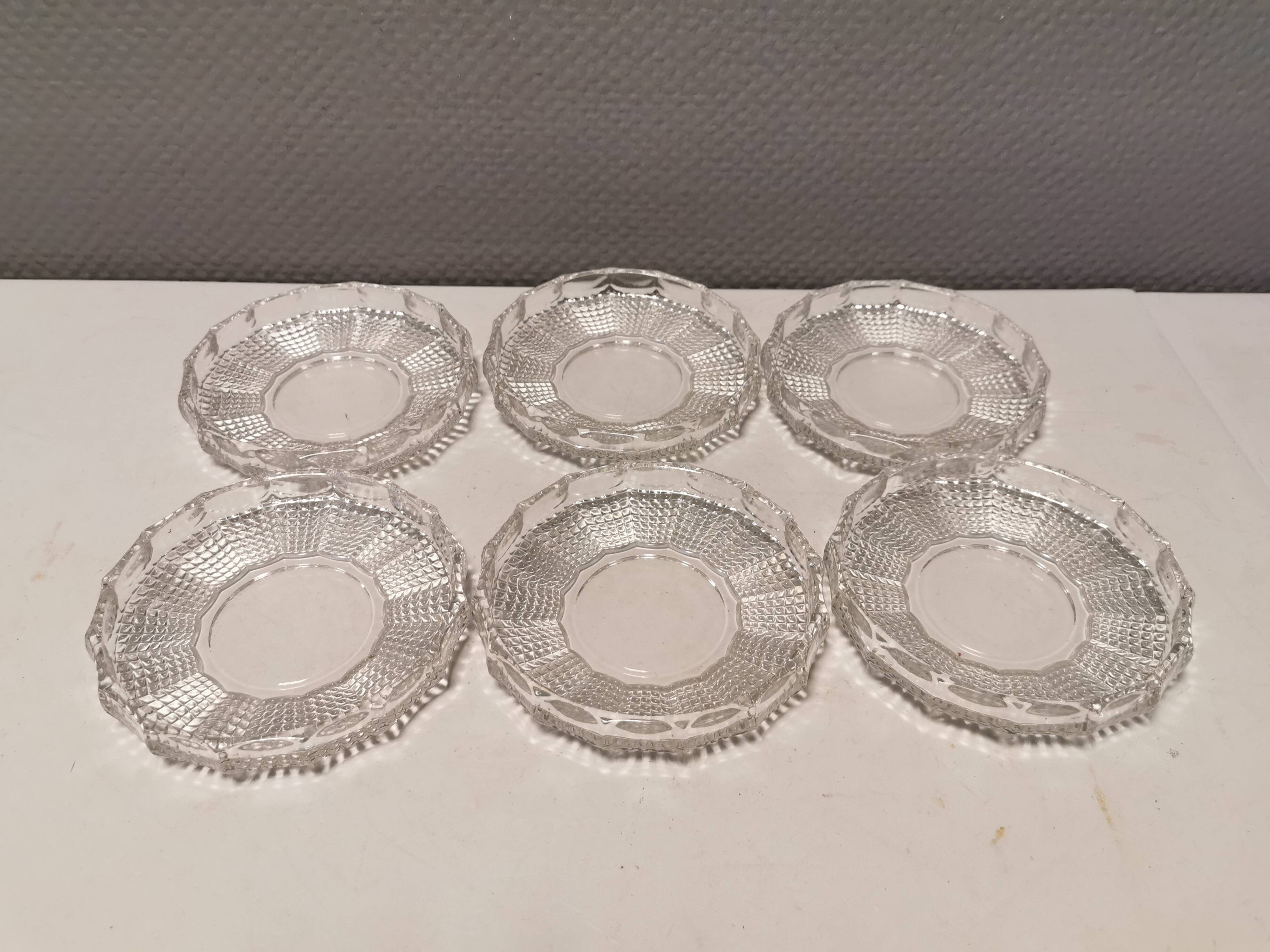 6 desert plates/ice cream plates in crystal glass from the 1960s.