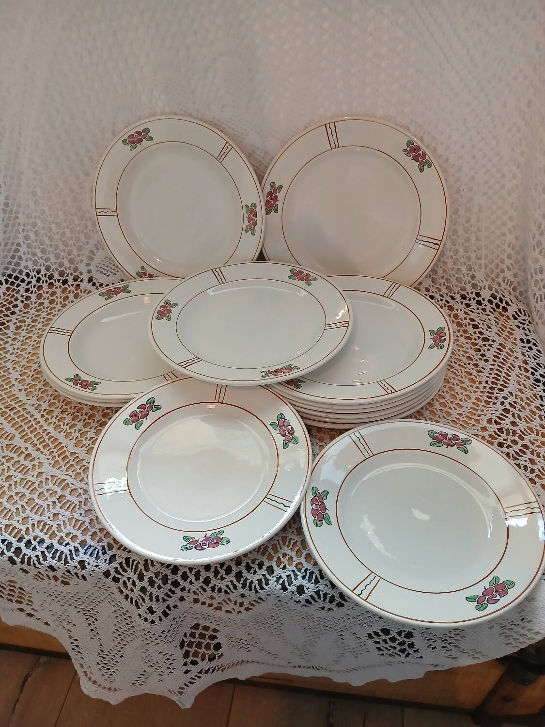 14 Terre de fer SALINS "Water Lily" plates