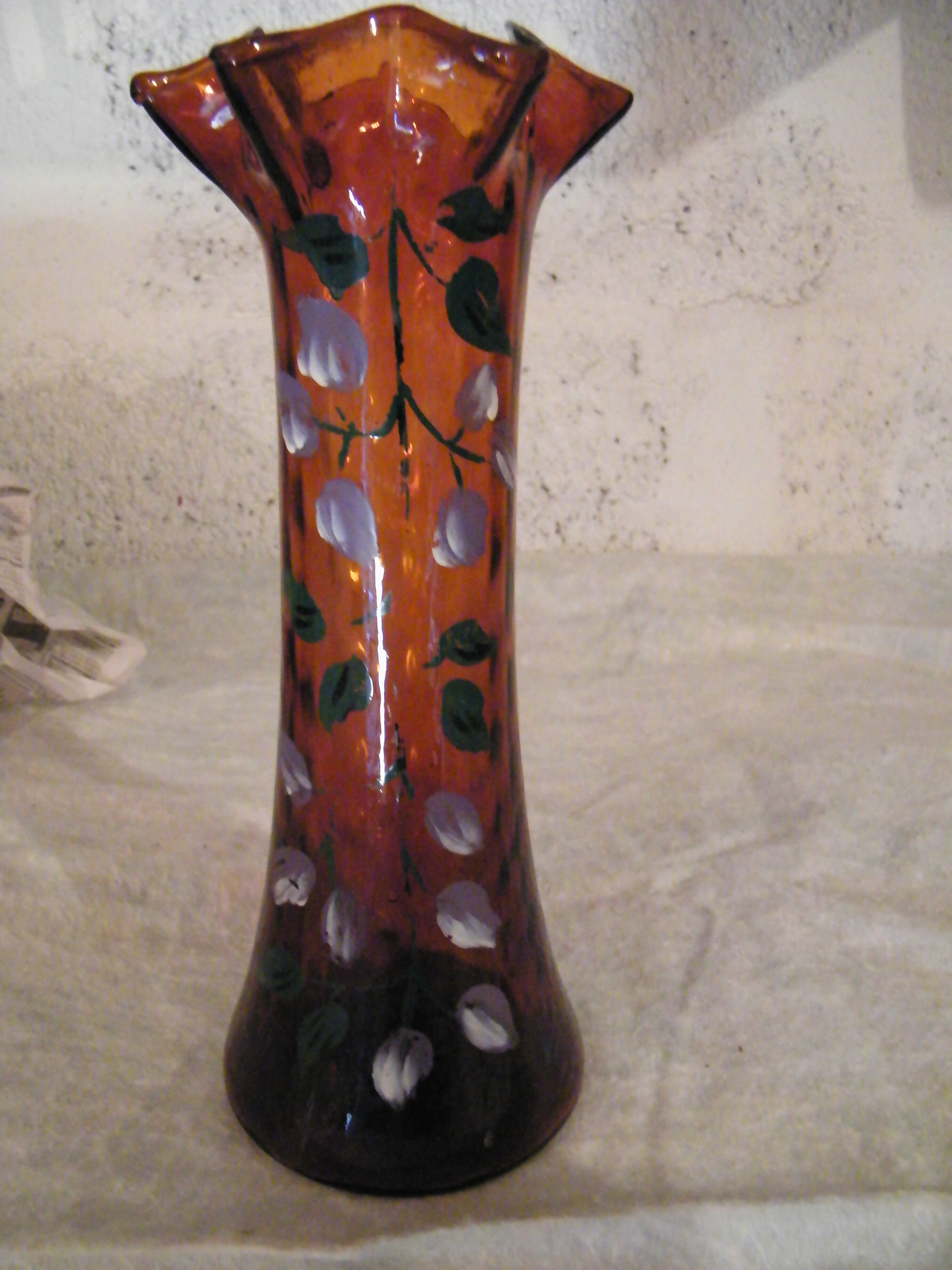 Vase with purple flower patterns