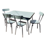 Table et chaises en formica