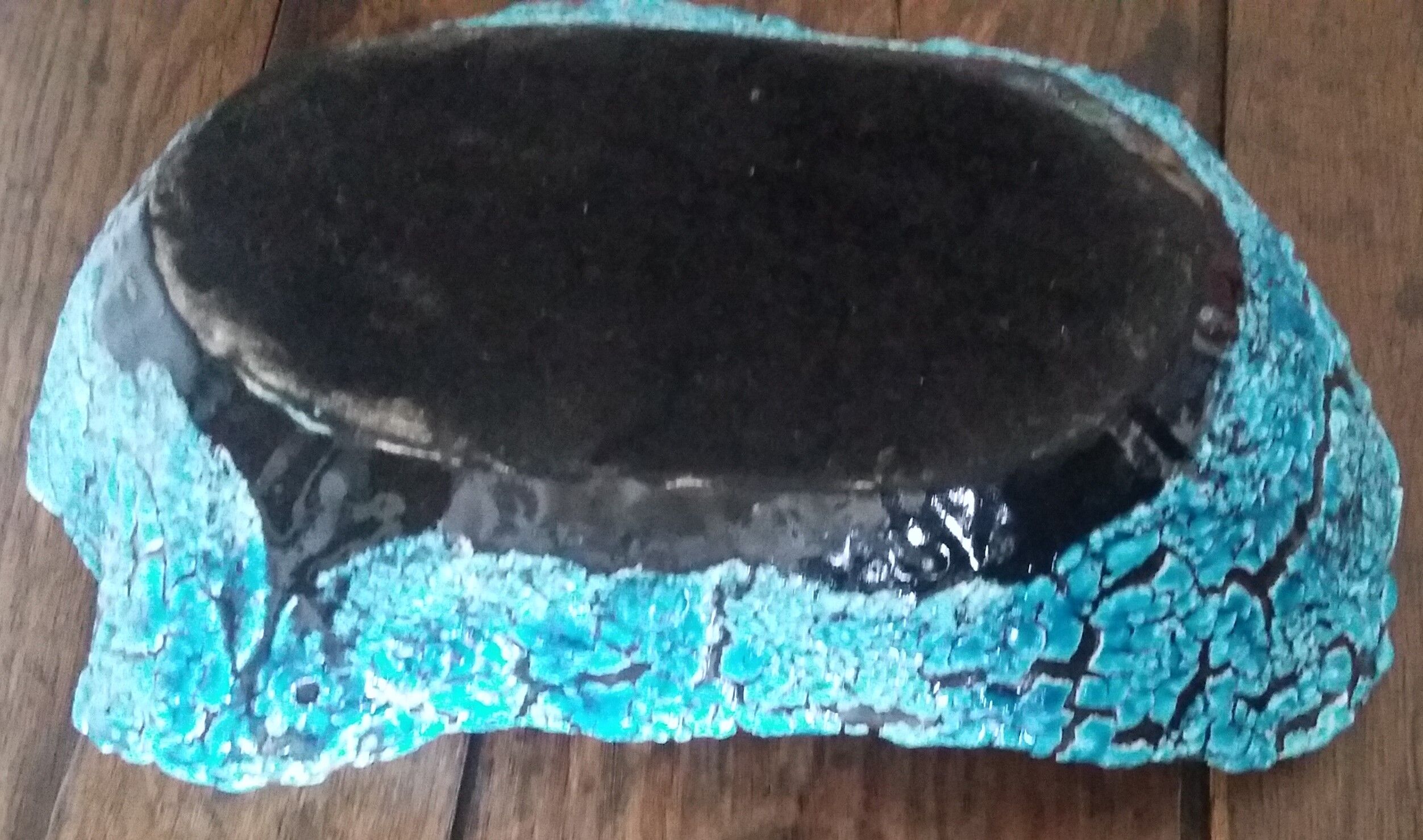 Cut turquoise faience