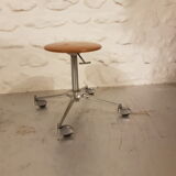 Workshop stool on wheels