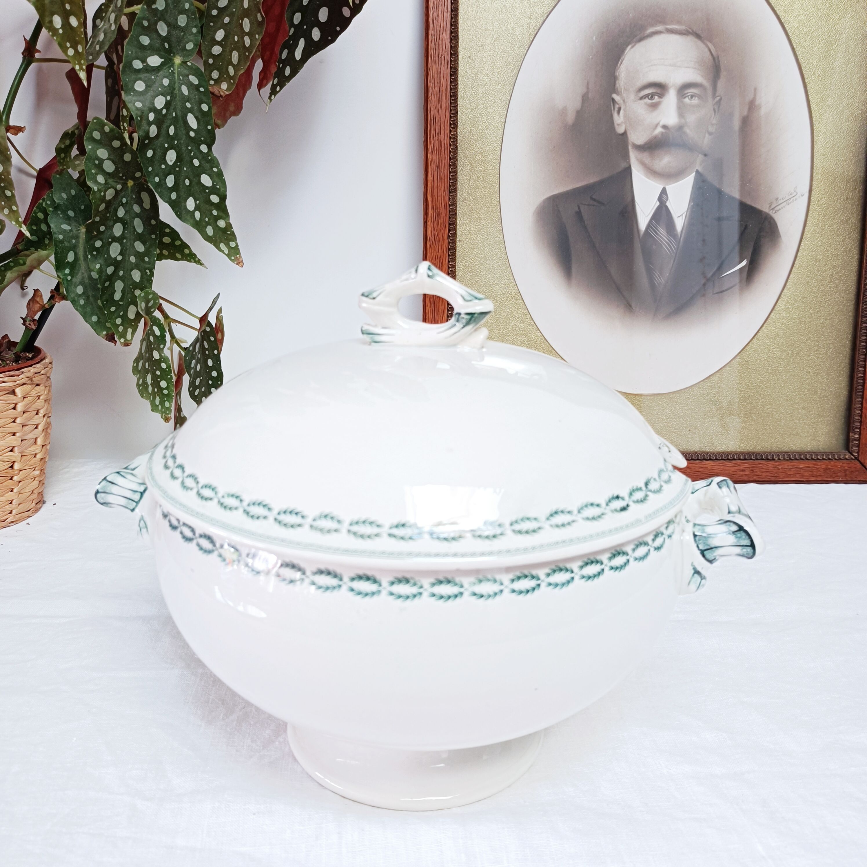 Sarreguemines U&C Iron Earth Soup Tureen, Nobilis